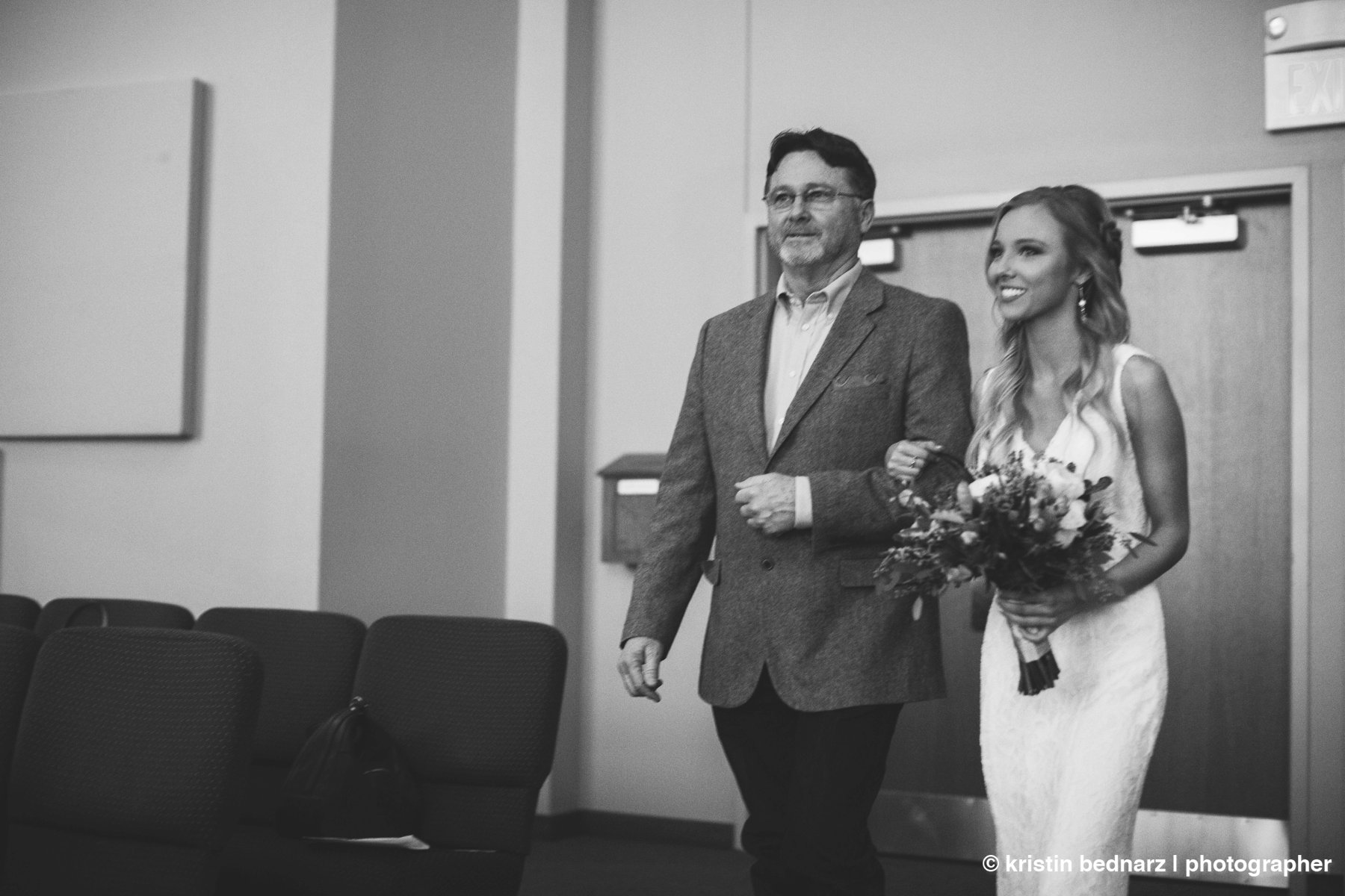 kristin_bednarz_wedding_photographer_20190214_00018sneak_peek.JPG