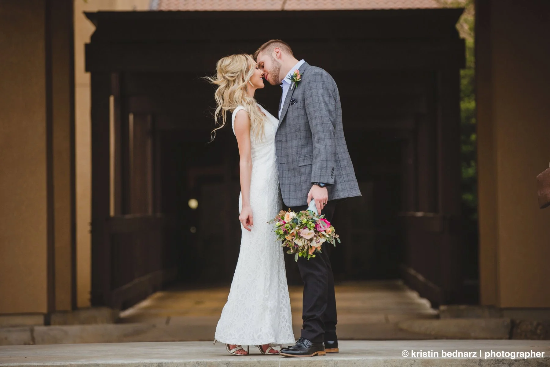 kristin_bednarz_wedding_photographer_20190214_00090sneak_peek.JPG