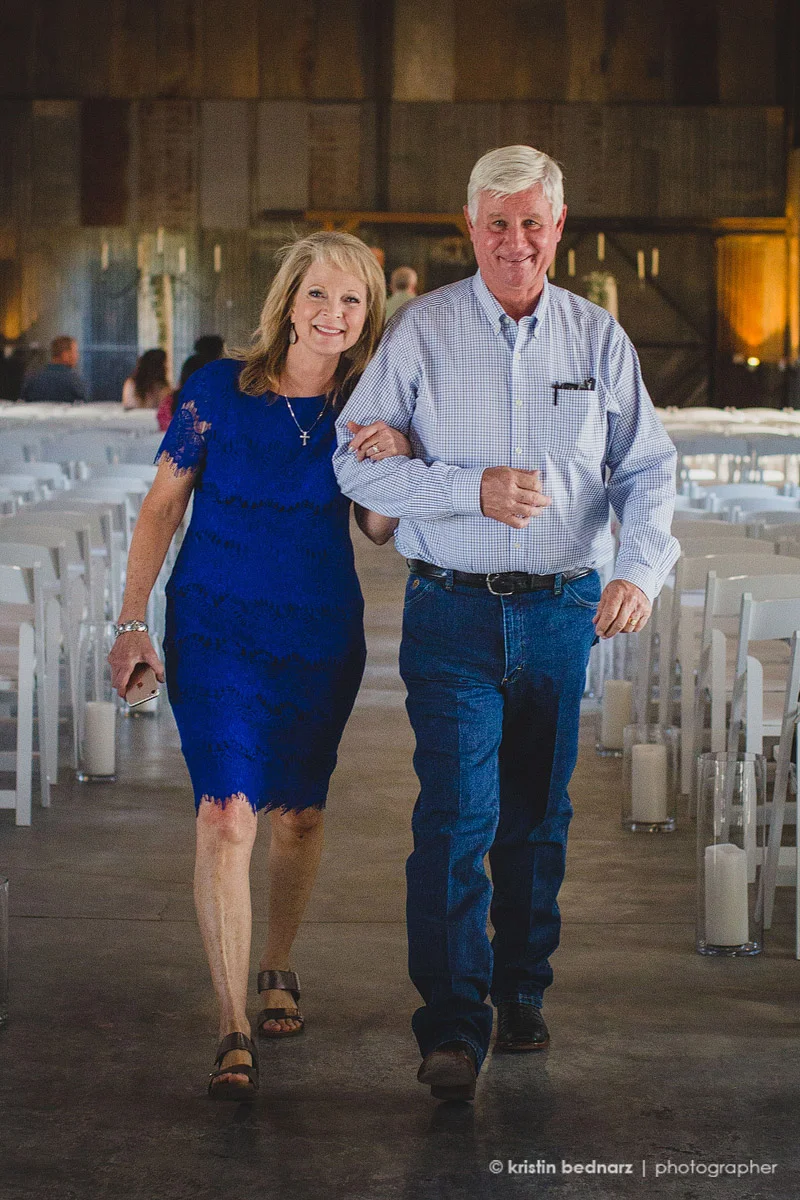  How gorgeous is that color on the mother of the bride? HELLO!   