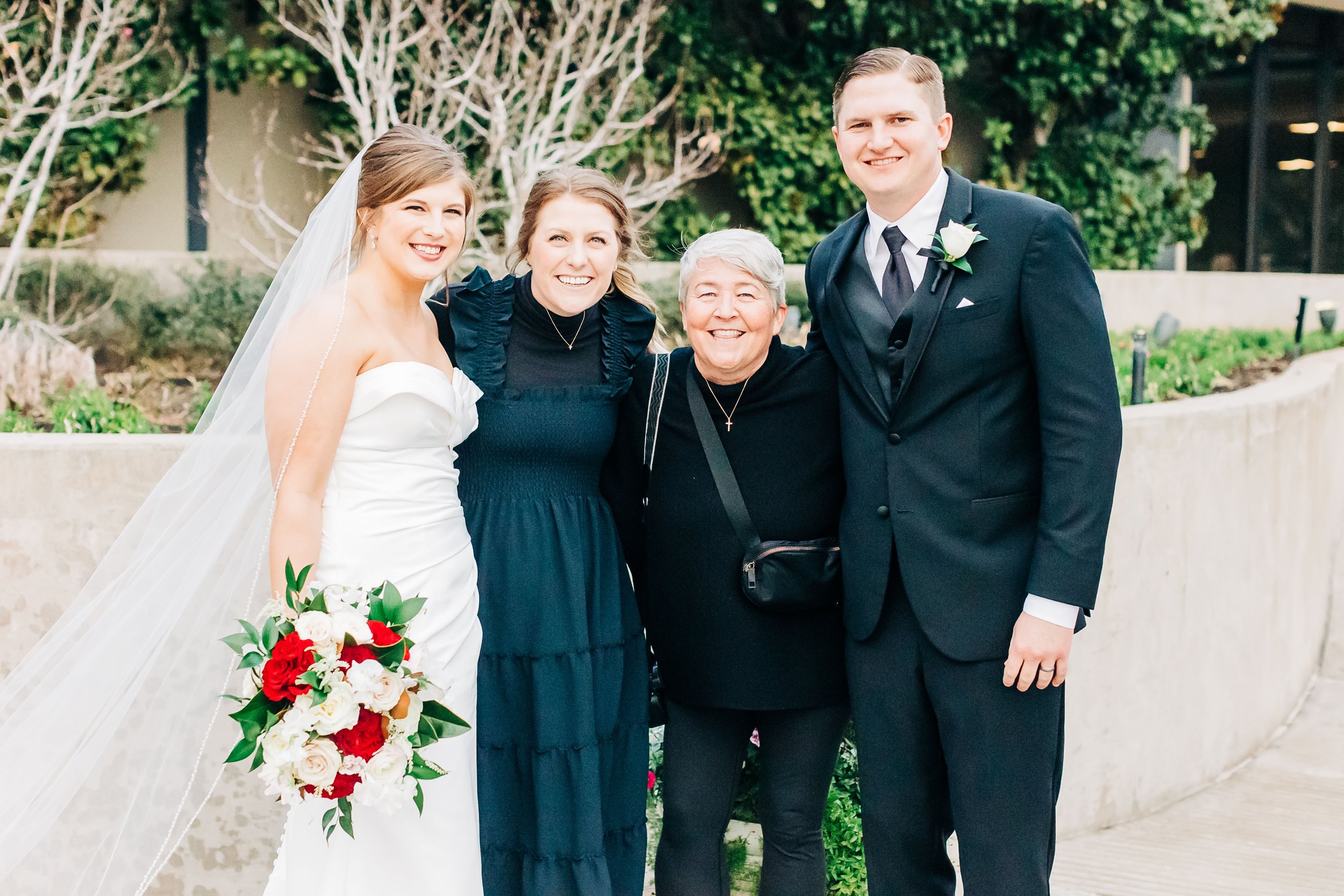  Sarah of Alice Allen Events is a hometown girl of Slaton, USA!  Such a total sweetheart and if you are getting married and need a kick-ass wedding coordinator?  She’s your girl!  I had to have a photo of us all together!!! 