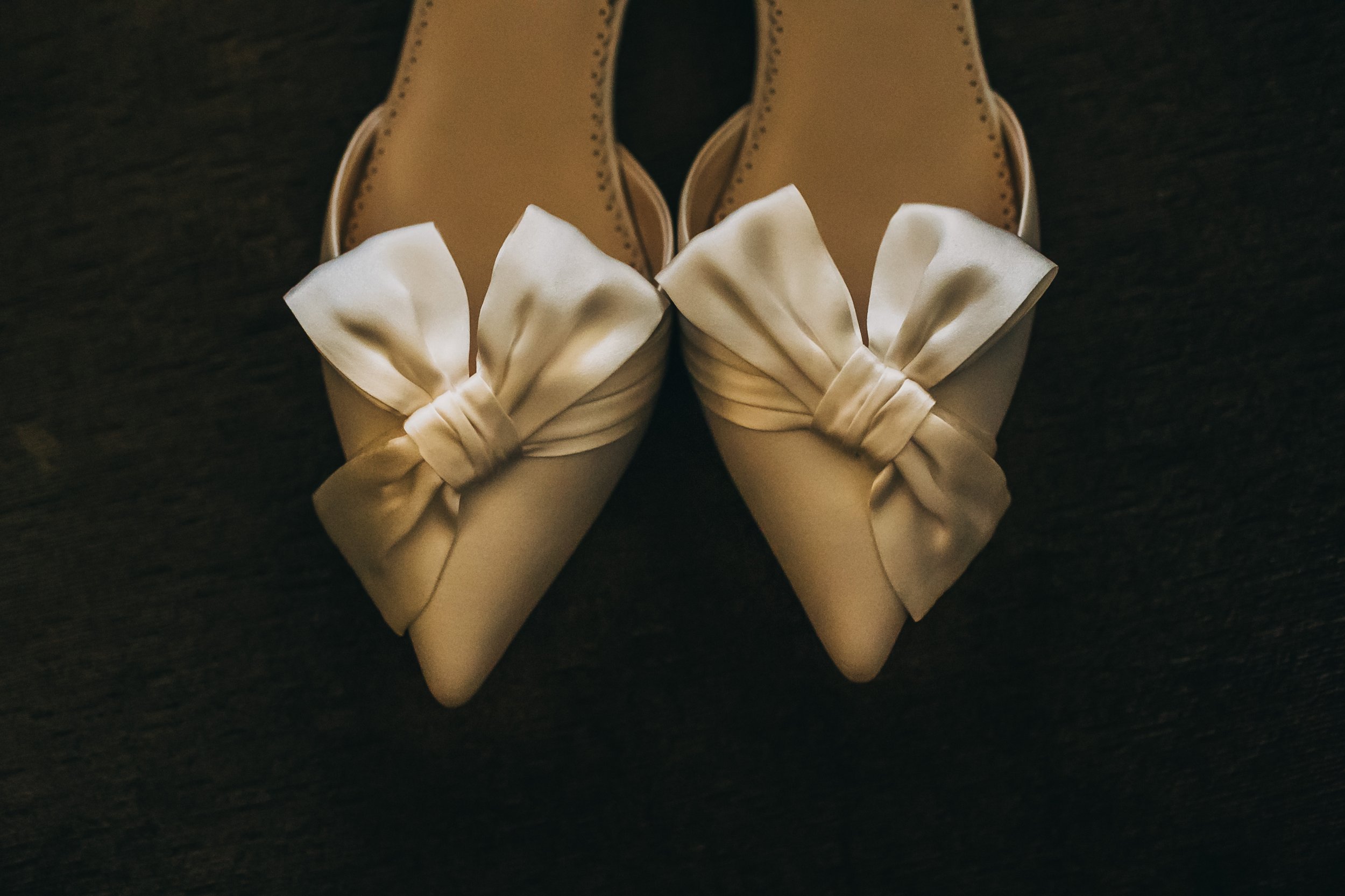  THE prettiest bridal shoes!  How sweet are these?!? 