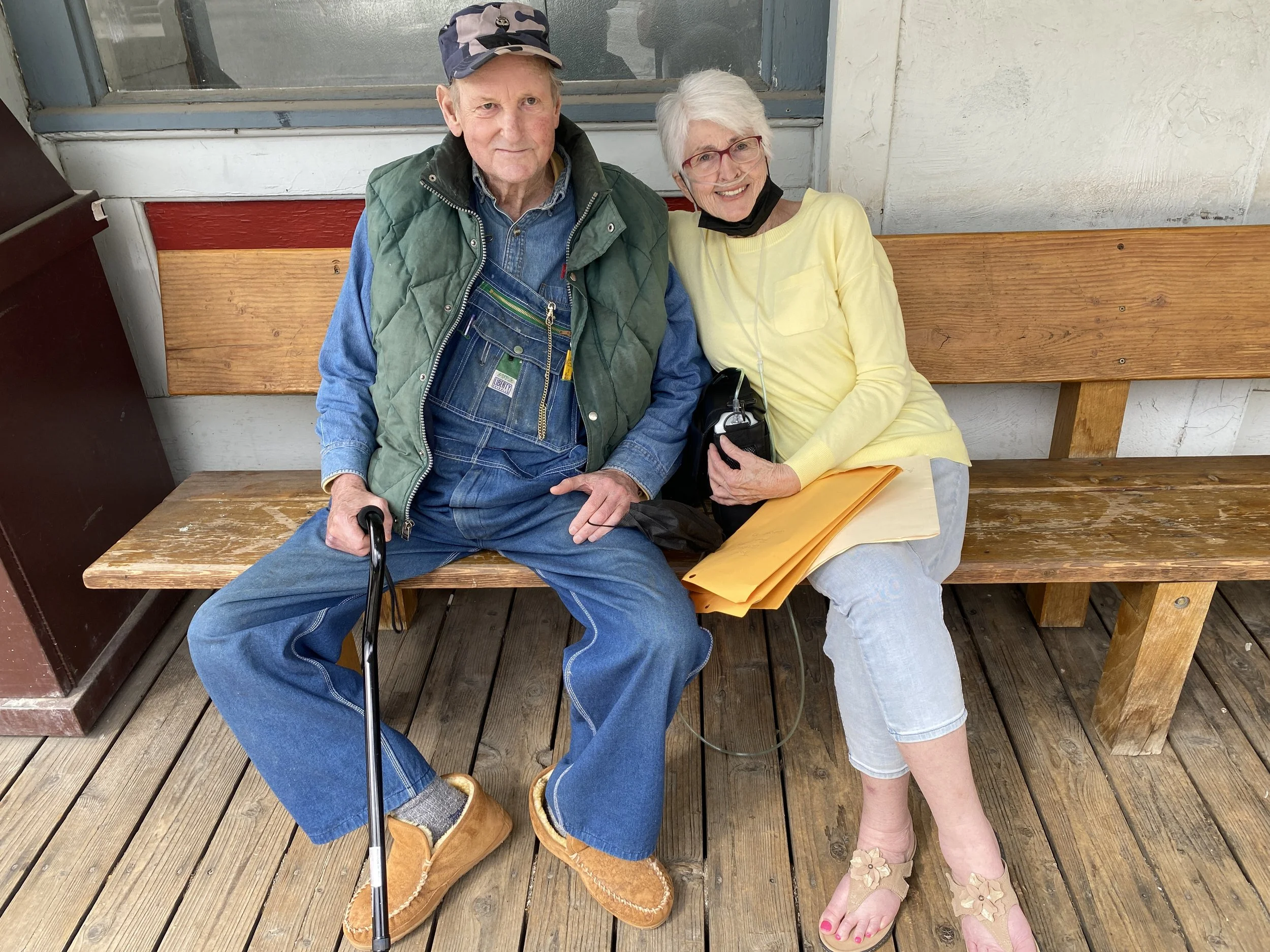  These two had missed each other terribly.  We talked up Texas BIG but couldn't get him to agree to come back with us.  He wanted to stay.  He had some food in the freezer and we honestly thought he might be OK.  I could bring mom back to see him and