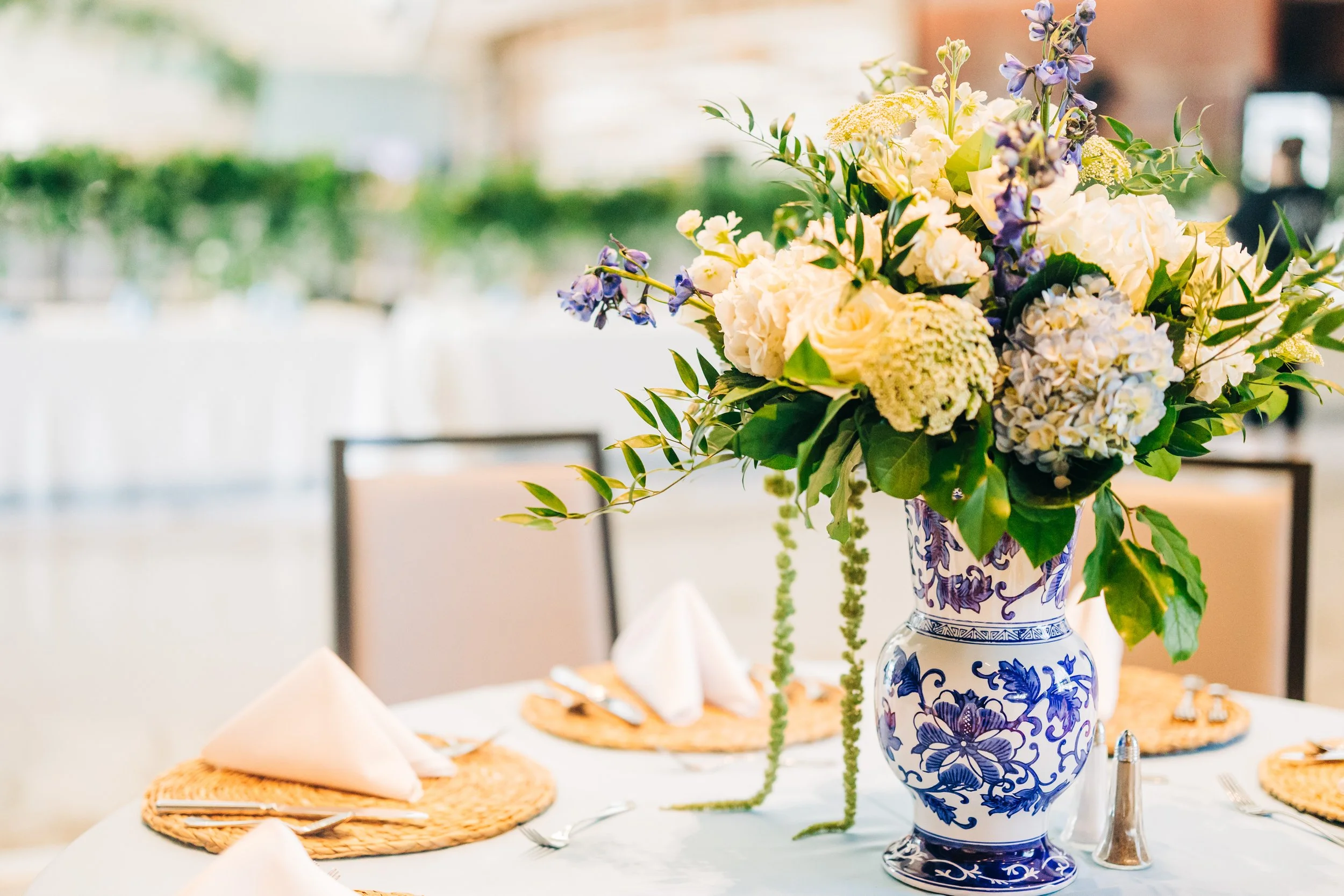  all the sweet little touches of blue and these ginger jars?  PERFECT 