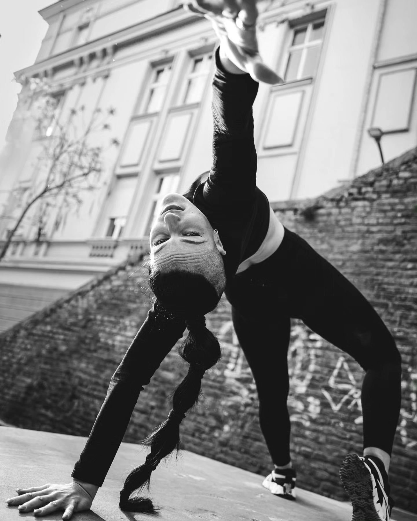 Shapes 📷
Belgrade, Serbia 🇷🇸

Big thanks 💛
@tijana_cvet
@ruzica_nestorov
@_milicab_
@danicakilibarda
@yoga_biophilia
.
.
.
.
.
.
.
.
.
.
.
#yogaphotography #acroyoga
#streetyoga #freestyle #belgrade #beograd
#creative_portraits #freedom #bodymove