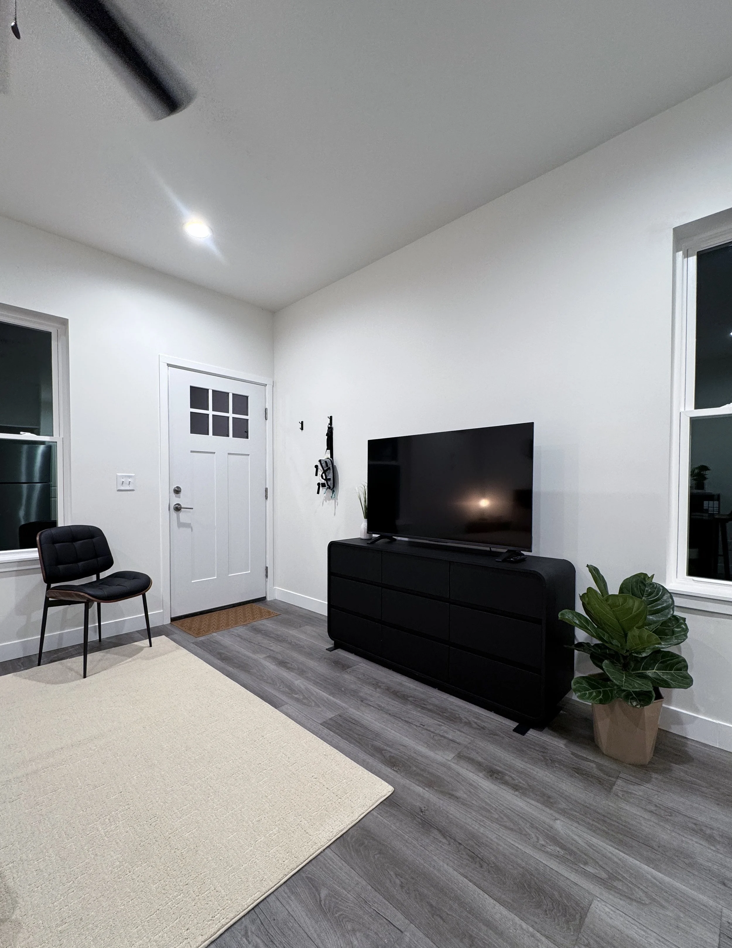Studio-_0003_Living.jpg
