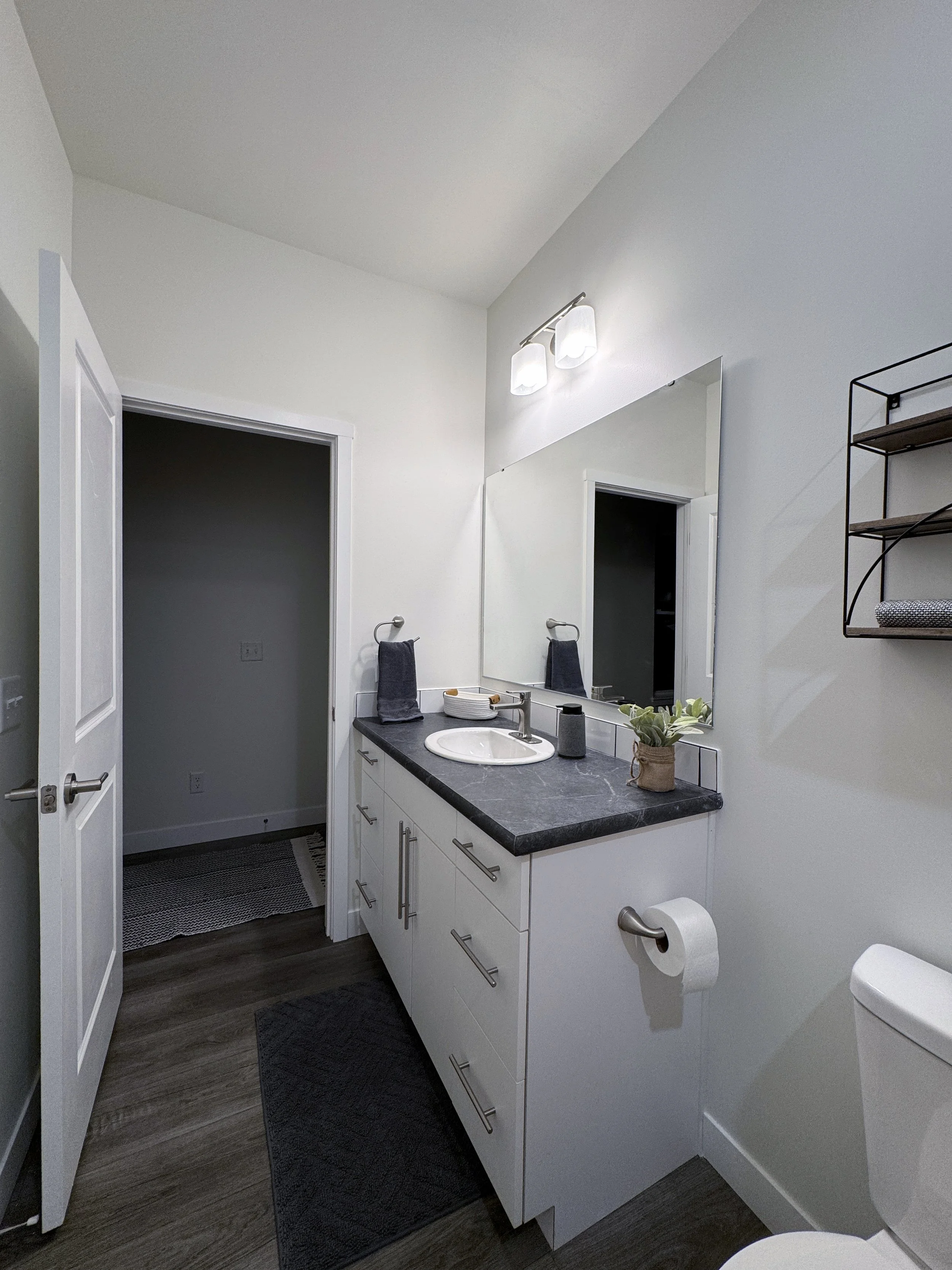 Studio | Bathroom