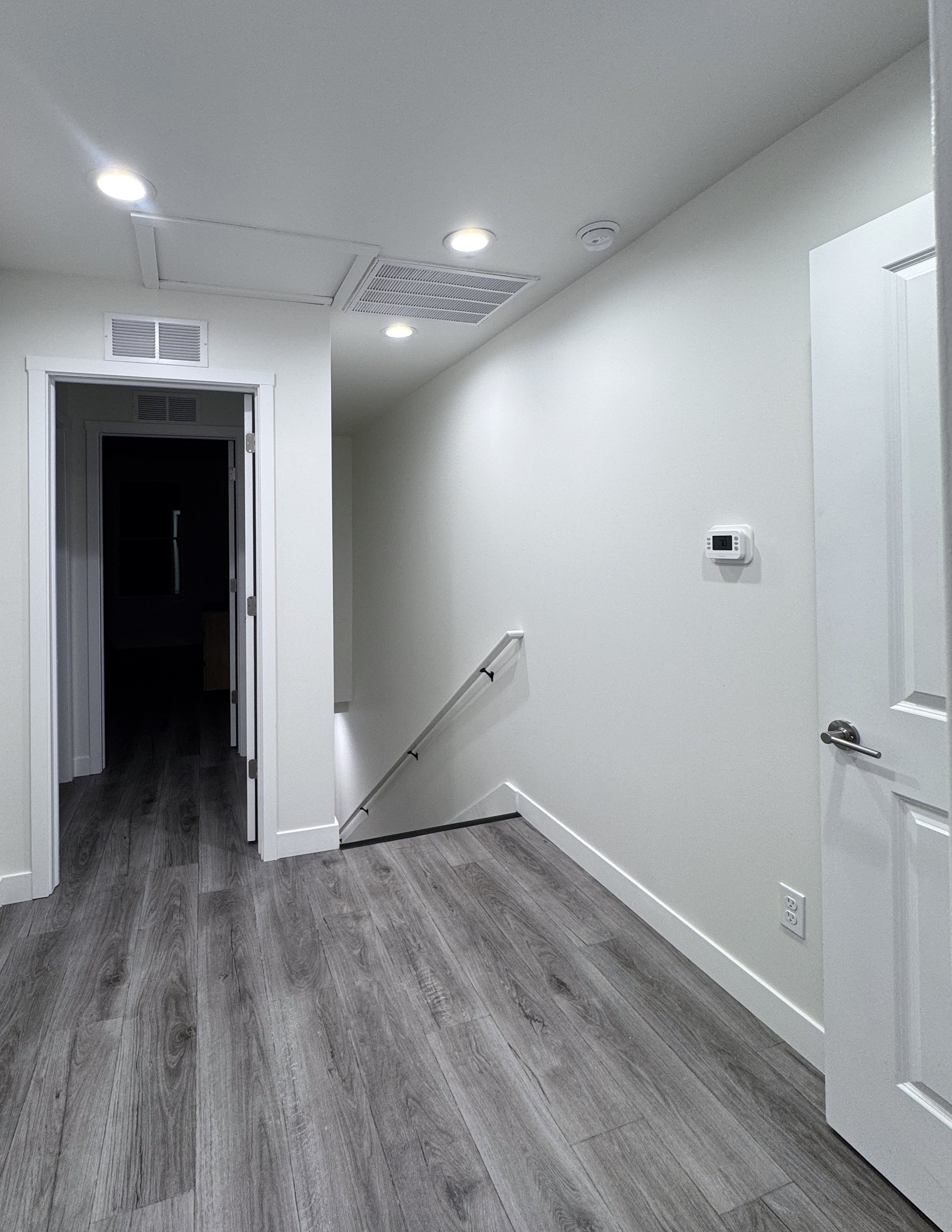 2Bed-_0013_Landing.jpg