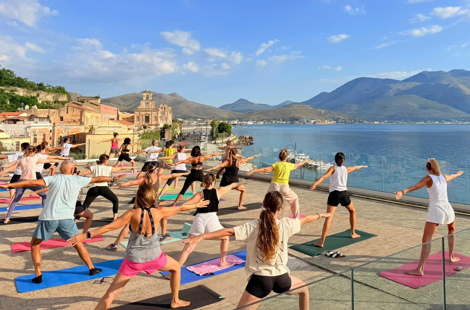 COMMUNITY YOGA ALLA FAVORITA | Yoga Gratuito per la Comunità