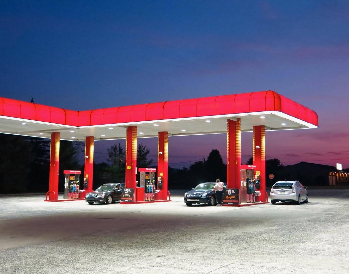 Sarasota, Gas Station