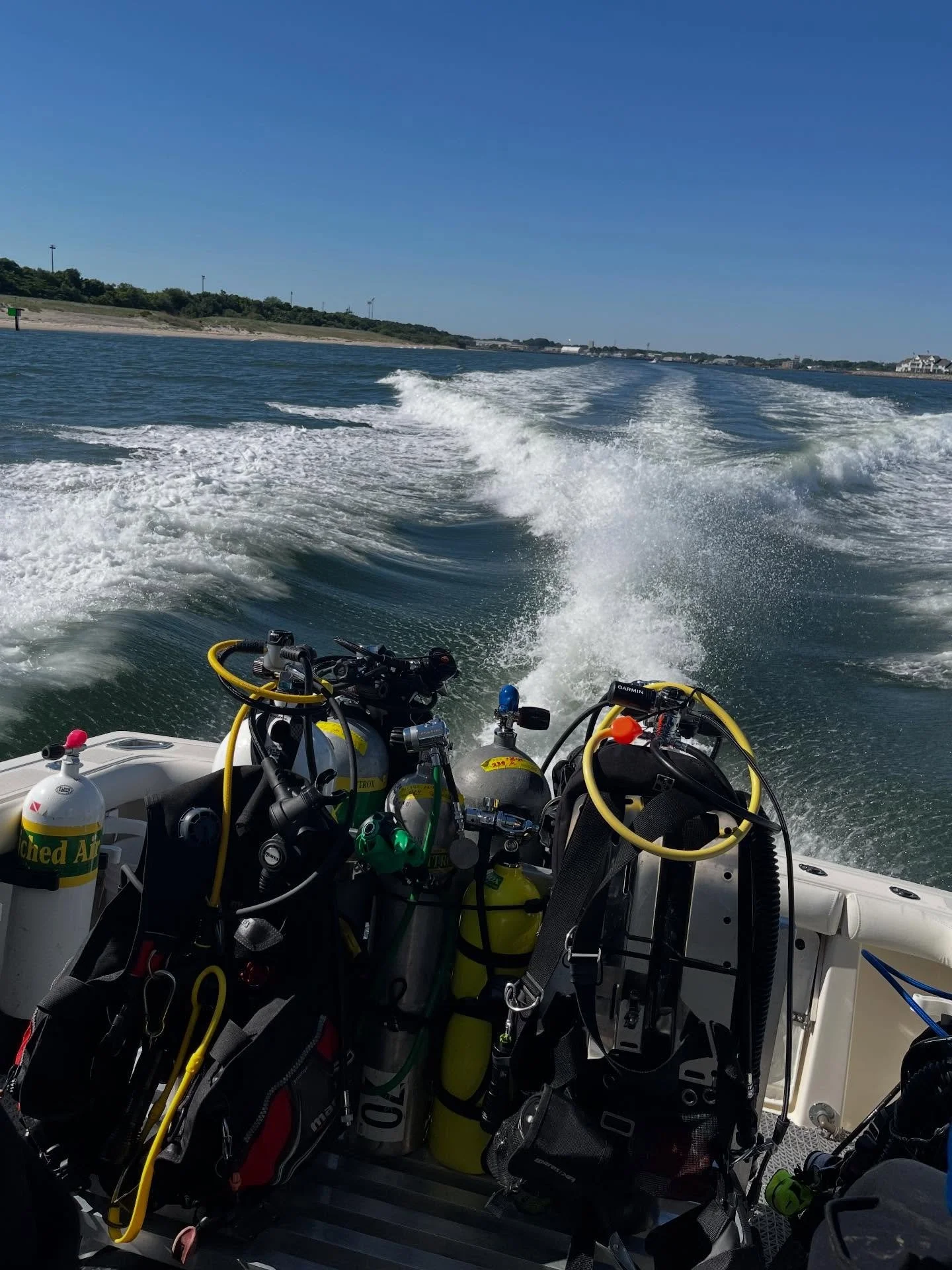 Small boats mean fewer divers on the site, a quicker ride out, and a more personal dive experience 🌊🤿 Larger boats have more space for gear and comfort, added amenities, and a smooth ride to the dive site 🚢 

Both can lead to amazing dives&mdash;j
