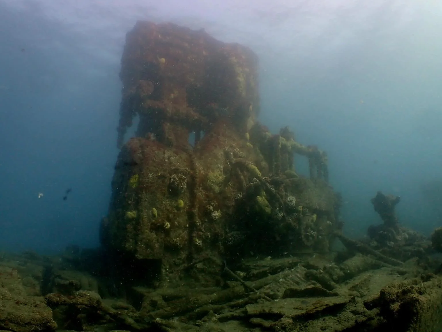 ⚓️ The Mighty Hesperides ⚓️ Last week, the DiveVB team was lucky to get perfect conditions for diving the wreck of the Hesperides in the Diamond Shoals of Cape Hatteras. The steamer went aground in 40 ft of water in the shoals in 1897 while carrying 
