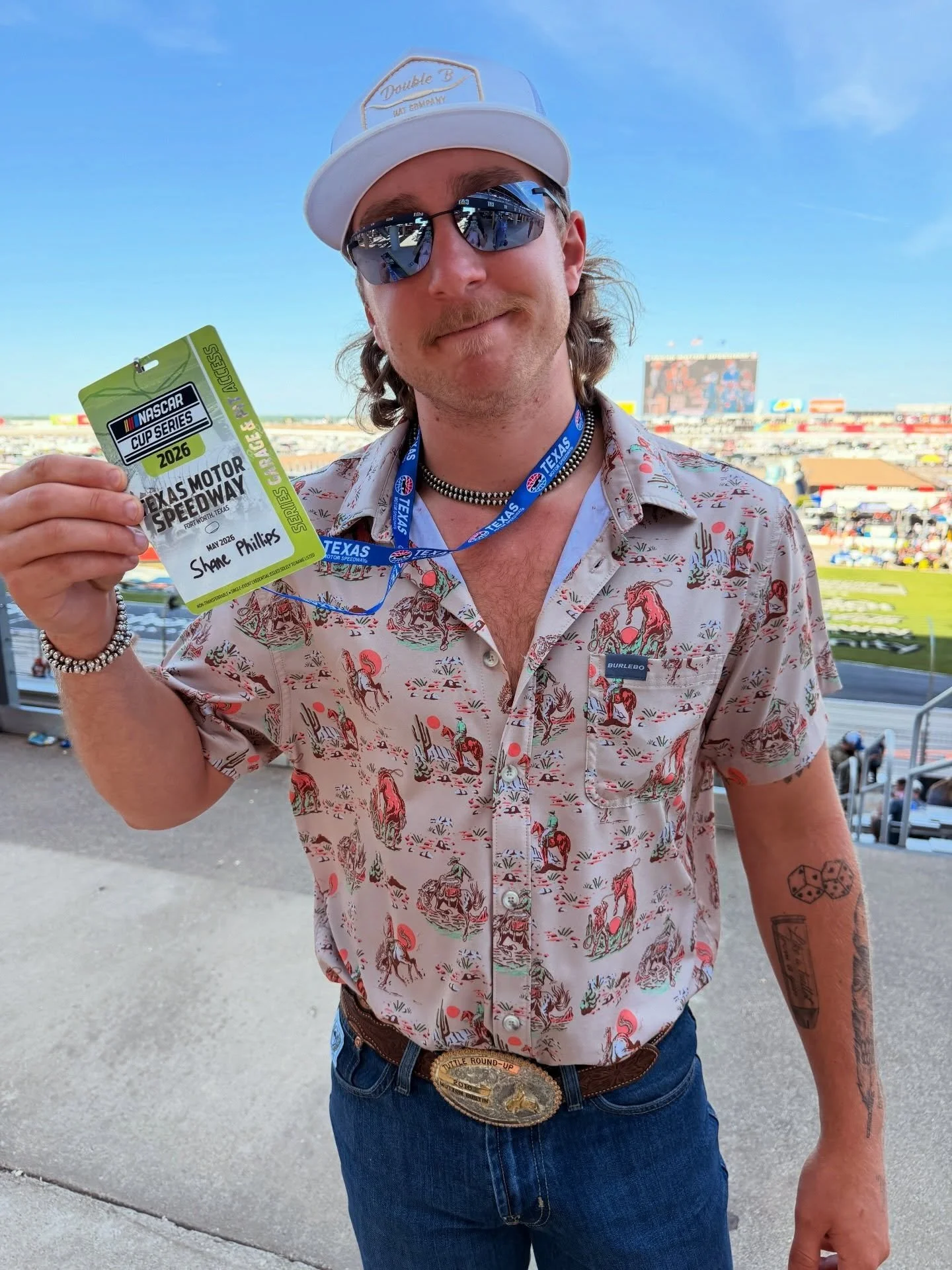 Full legal name is crazy.. 
Thanks so much for having me and the ol&rsquo; ball and chain out to the @nascar race @txmotorspeedway !
&bull;
🚨Upcoming Shows🚨
5.9 Faison, NC Creekstone Rising Festival
5.16 Rogers, AR @railyardlive 
5.23 Skiatook, OK 