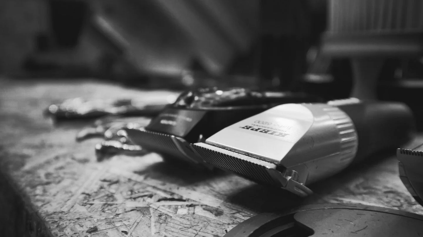 A little glimpse at the daily details 😍 

Are you looking for barbering services in Leeds?? We&rsquo;re an inclusive barber shop based in Chapel Allerton!

Come say hi! Appts available NOW via the link in our bio! 

-
#leedsbarbers #clipperwork #bar