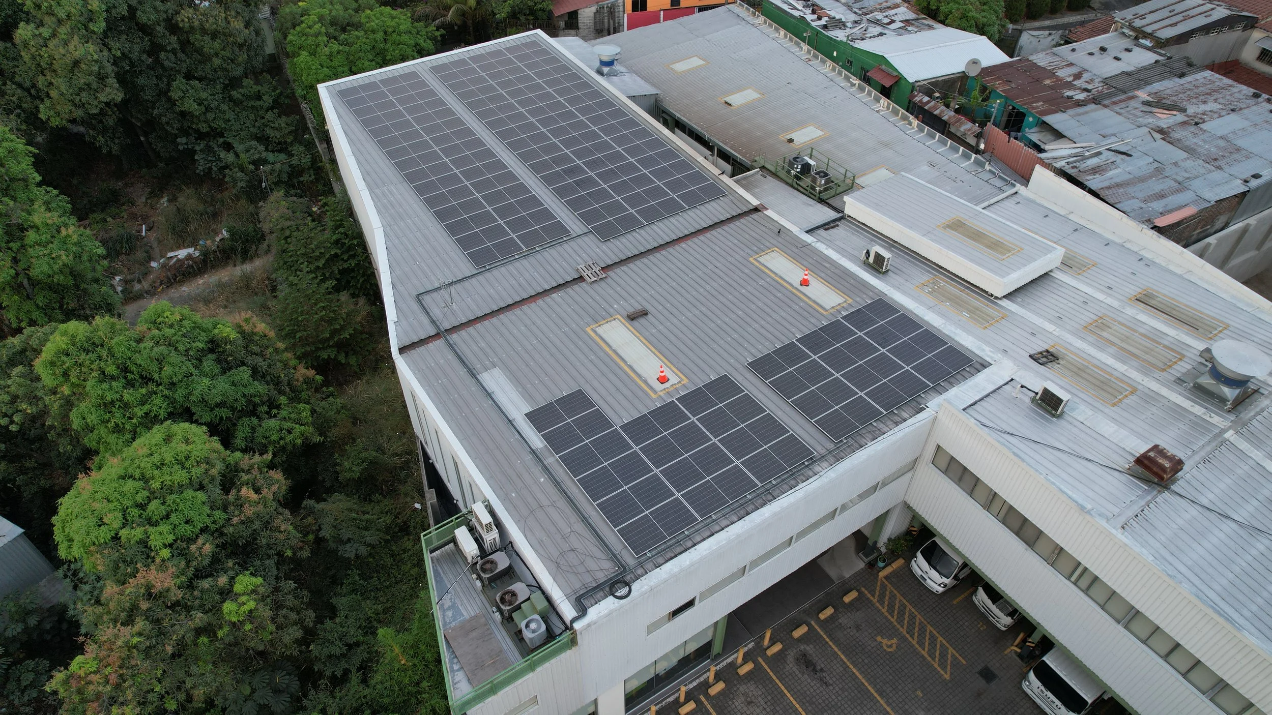 Planta Solar instalada por Bennu Solar El Salvador.