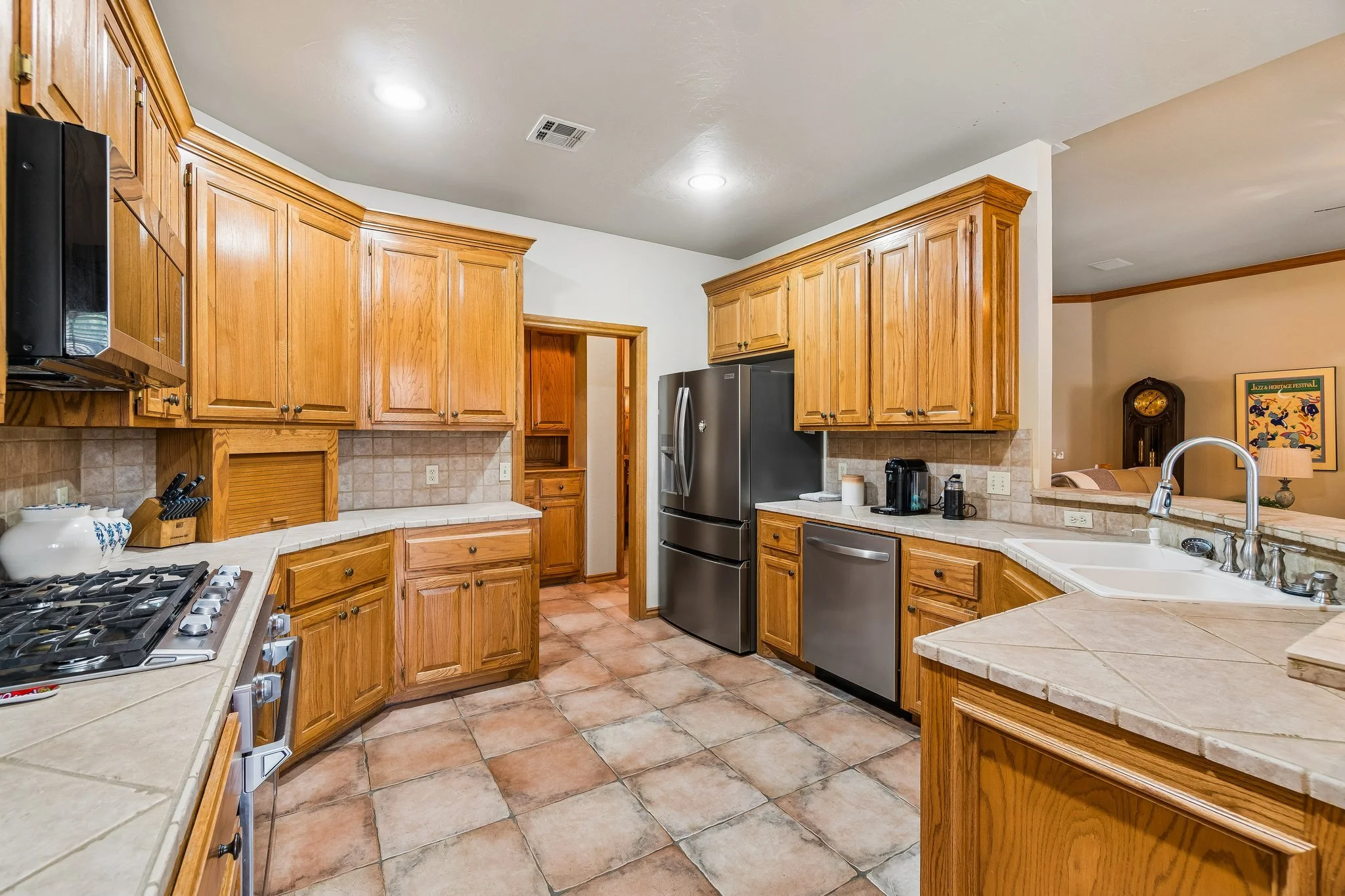 21-web-or-mls-407 Tumbleweed Rd_022.jpg