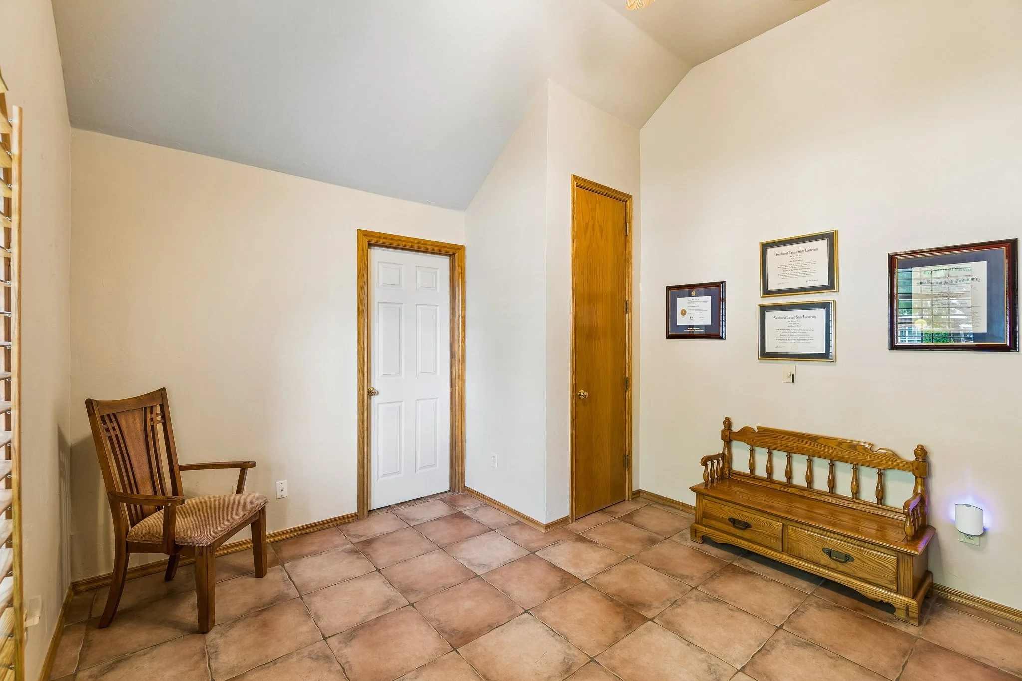 49-web-or-mls-407 Tumbleweed Rd_050.jpg