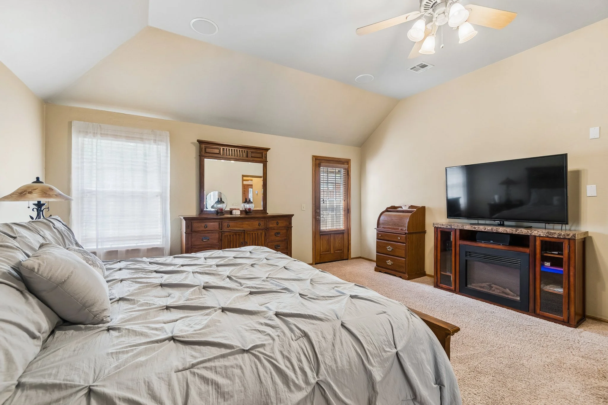 35-web-or-mls-407 Tumbleweed Rd_036.jpg