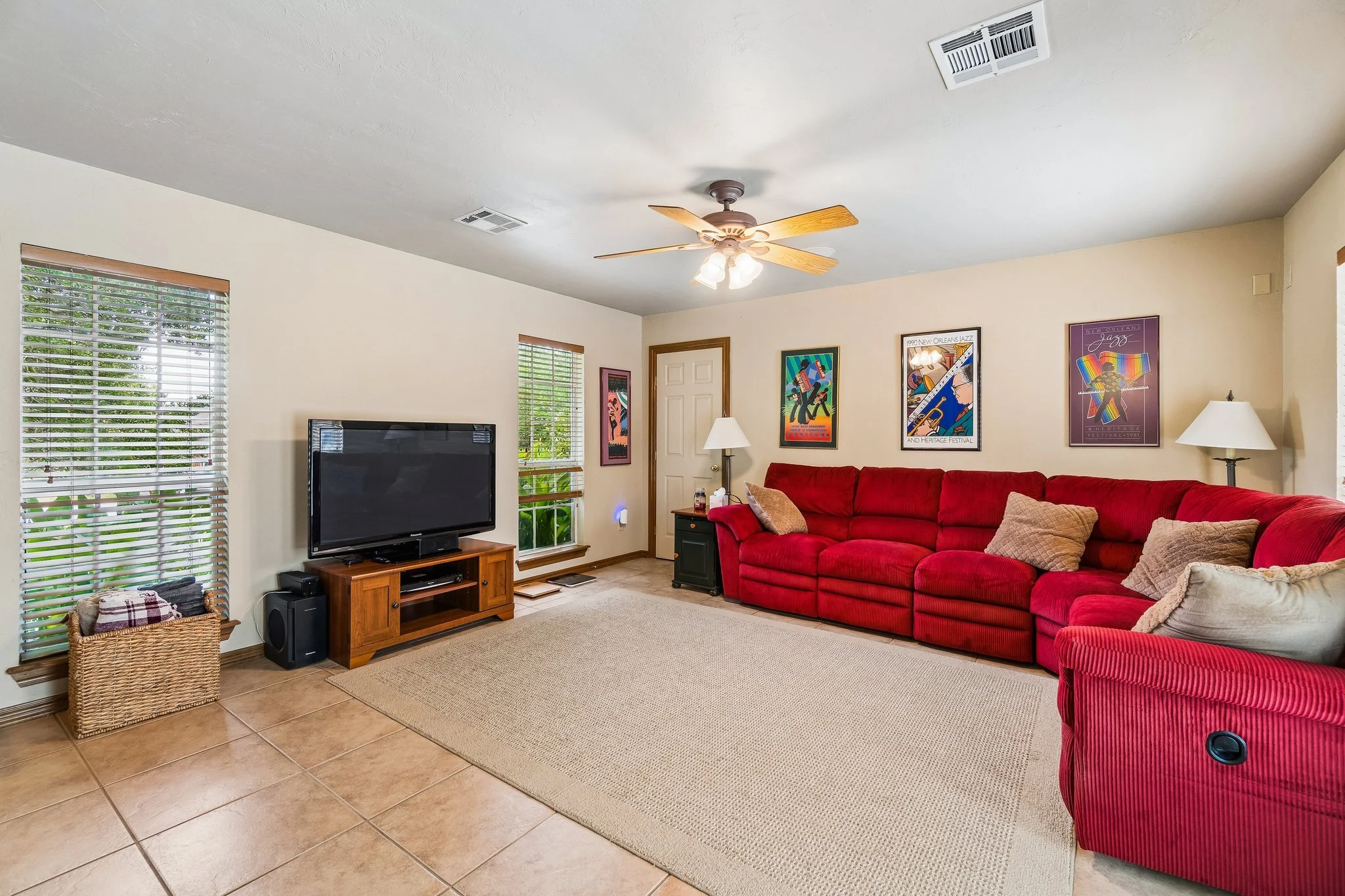 17-web-or-mls-407 Tumbleweed Rd_018.jpg