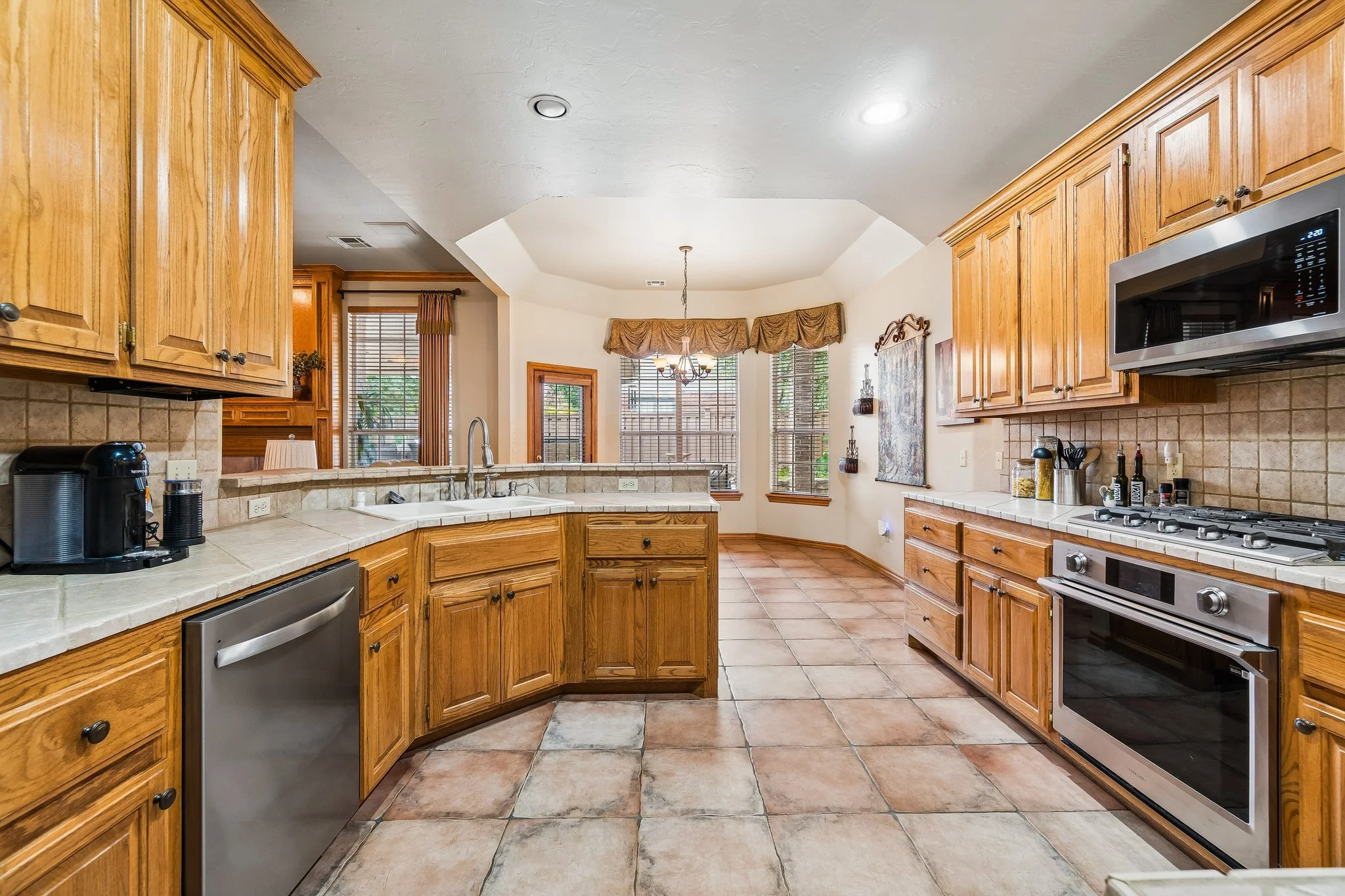 24-web-or-mls-407 Tumbleweed Rd_025.jpg