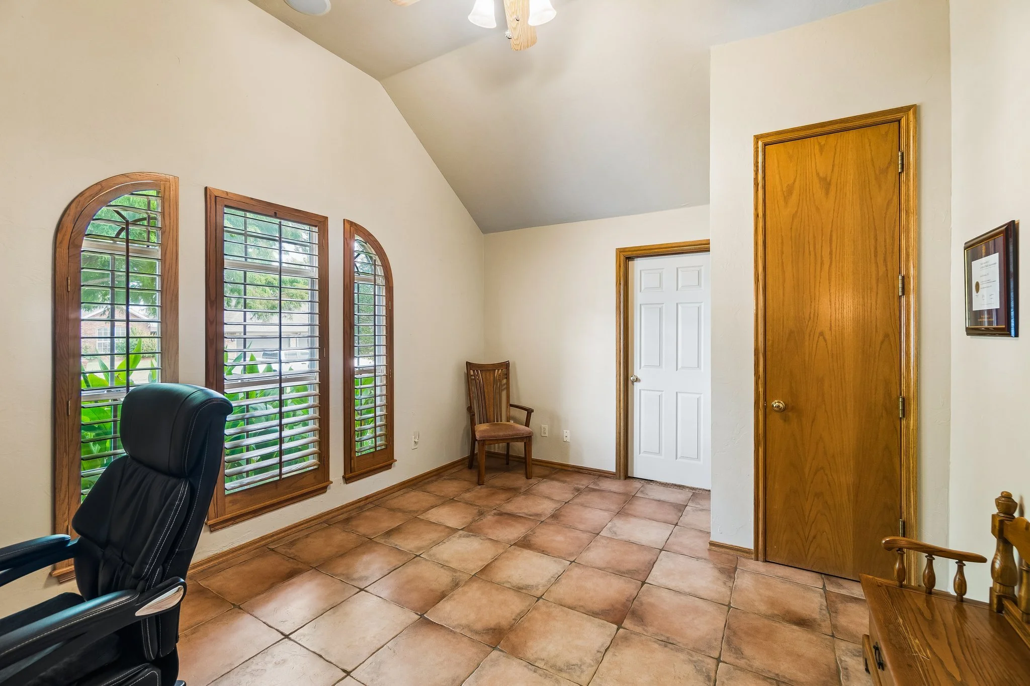 48-web-or-mls-407 Tumbleweed Rd_049.jpg