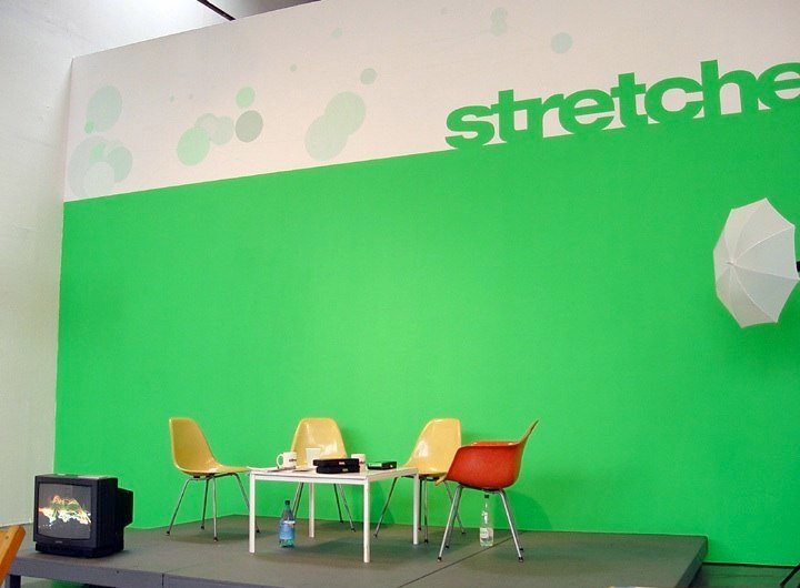 04_Stretcher_GreenRoom_2004a.jpg
