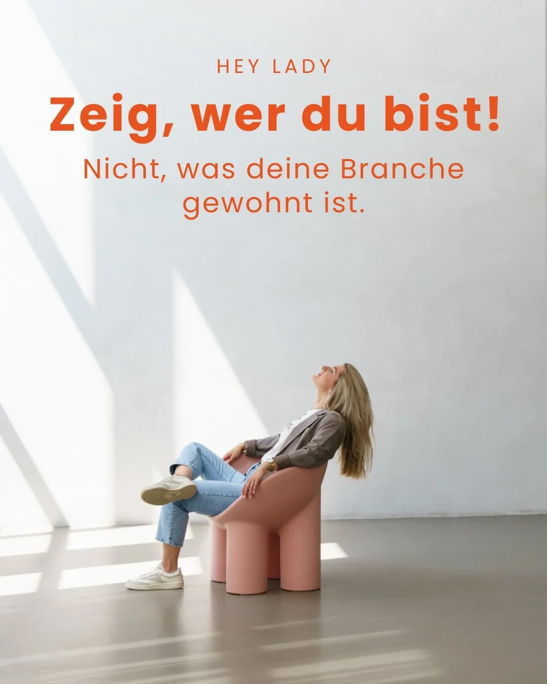 Ich glaube fest daran: 
Eine Frau im Business muss nicht h&auml;rter, lauter oder neutraler werden, um ernst genommen zu werden. Schon gar nicht in einer M&auml;nnerdom&auml;ne.

Ganz im Gegenteil.

Deine Weiblichkeit, deine Empathie, dein Blick f&uu