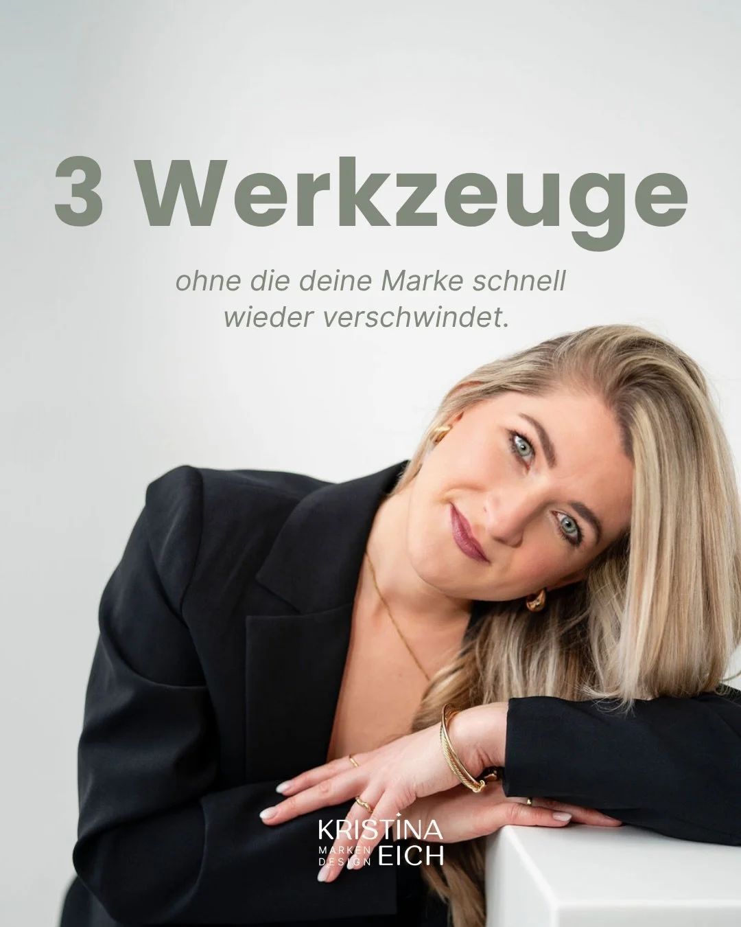 Viele Betriebe arbeiten mit einem Werkzeugkasten,
in dem eigentlich alles drin ist.
Aber wenn man ihn aufmacht: Chaos.  Man findet nicht, was man braucht.
Man greift daneben.
Und am Ende kostet es Zeit, Nerven &ndash; und Geld.  Genauso sieht es mit 