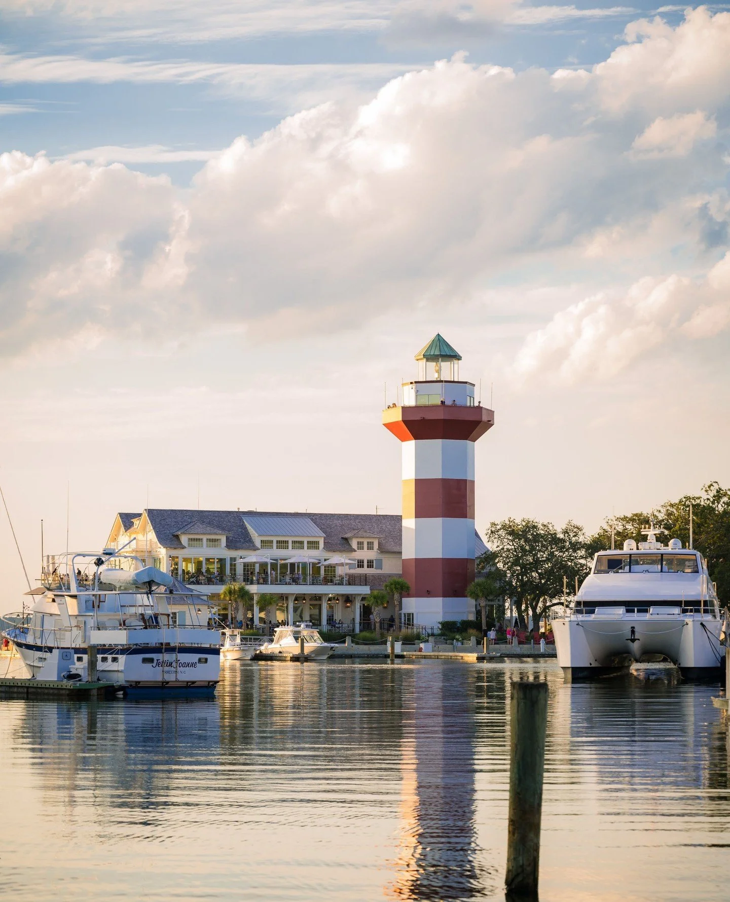 Some places don't ask you to do anything. They simply ask you to slow down long enough to notice them.⁠
⁠
#MorganLeighPhotography #TravelPhotography #CoastalPhotography #HarborViews #GoldenHour #WanderMore