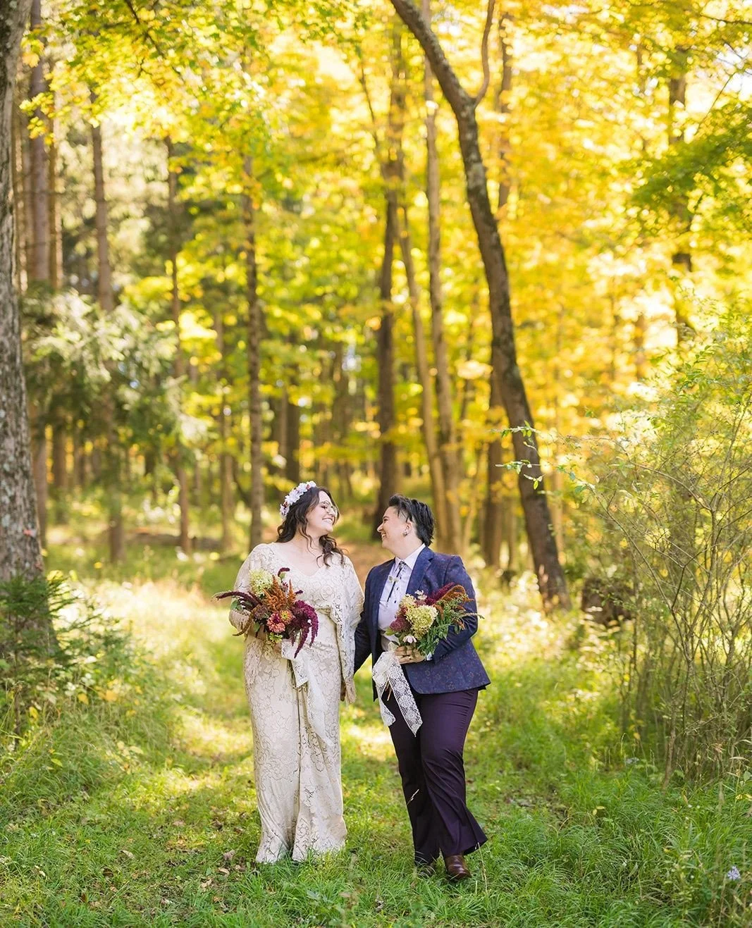 A little fall magic in the woods. Golden leaves, colorful bouquets, and the sweetest moments between these two made for a wedding day that felt straight out of a storybook.⁠
⁠
Venue: @newparkeventvenue⁠
Sound: @djevensteve @washburnentertainment⁠
Tab