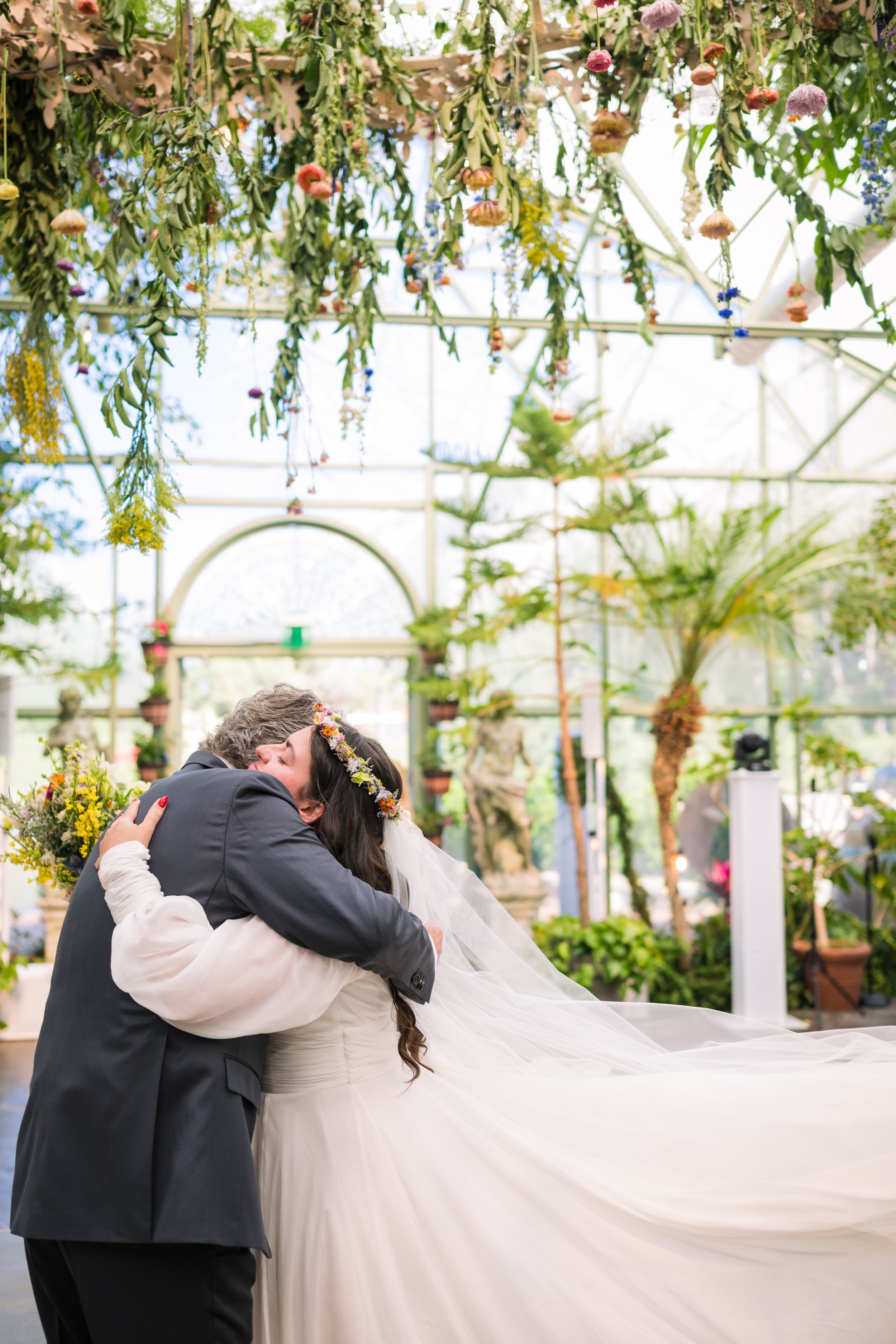 Why You Should Not Hire Family or Friends to Work Your Wedding