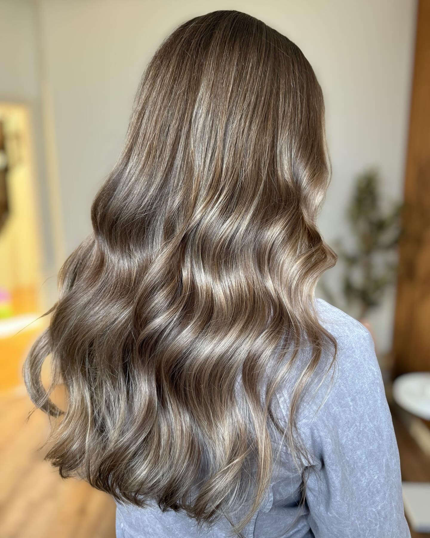 Obsessed. 

#bronde #cooltone #ashbrunette #cochrane #cochranehair #cochranesmallbusiness #livedinhair #livedinhaircolor