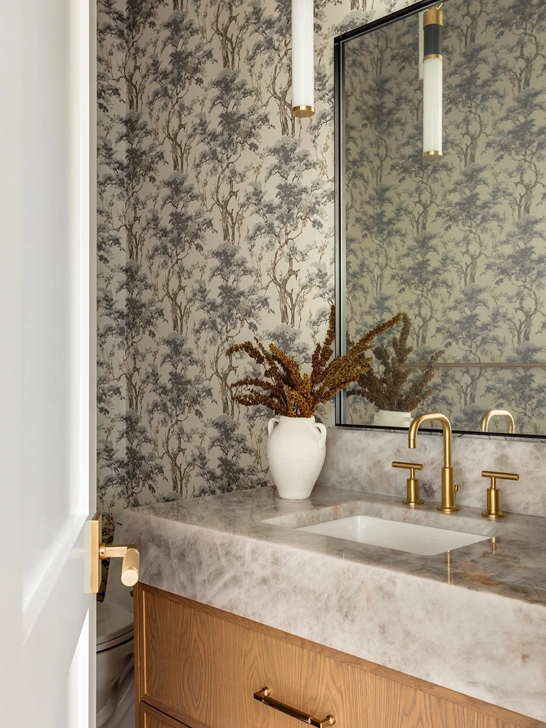 Counters. In the powder room at #AVDMayfair, we let the marble take centre stage. By designing a thicker front apron, we were able to showcase more of the stone&rsquo;s beautiful veining and create a bold, sculptural moment. A simple detail with big 