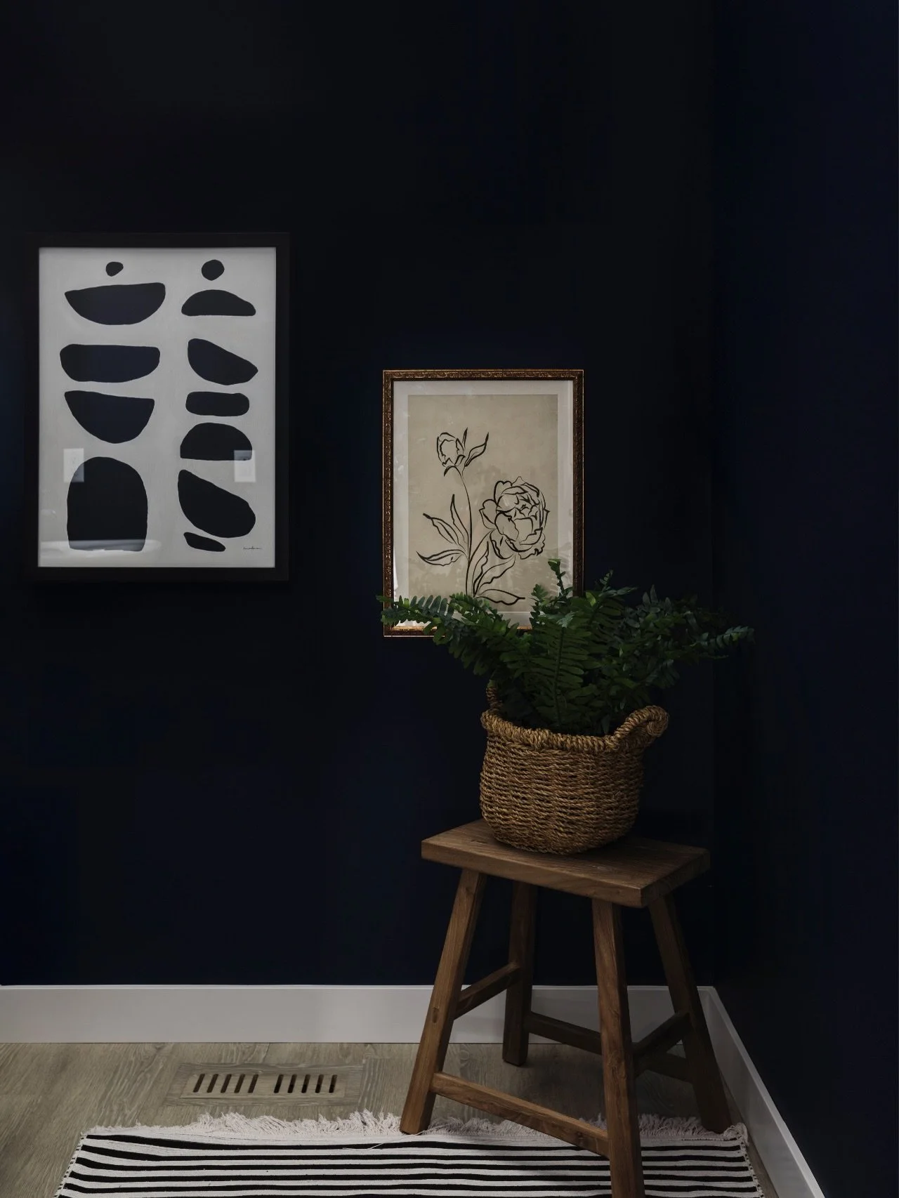 Stools. Cute but mighty. These little gems are one of our favourite ways to finish off an empty corner&mdash;perfect for styling, extra seating, or simply adding a moment of charm. Bonus points if it&rsquo;s vintage.
⠀⠀⠀⠀⠀⠀⠀⠀⠀
#AVDInteriors #DesignSt