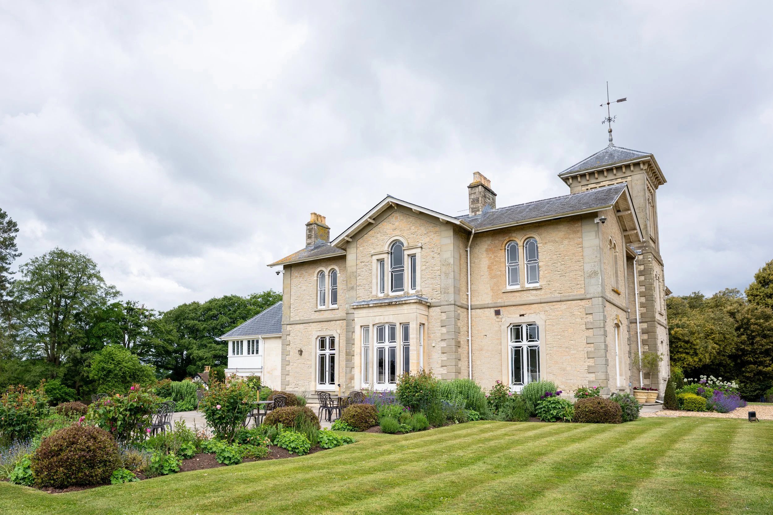 St Tewdrics House wedding-4.jpg