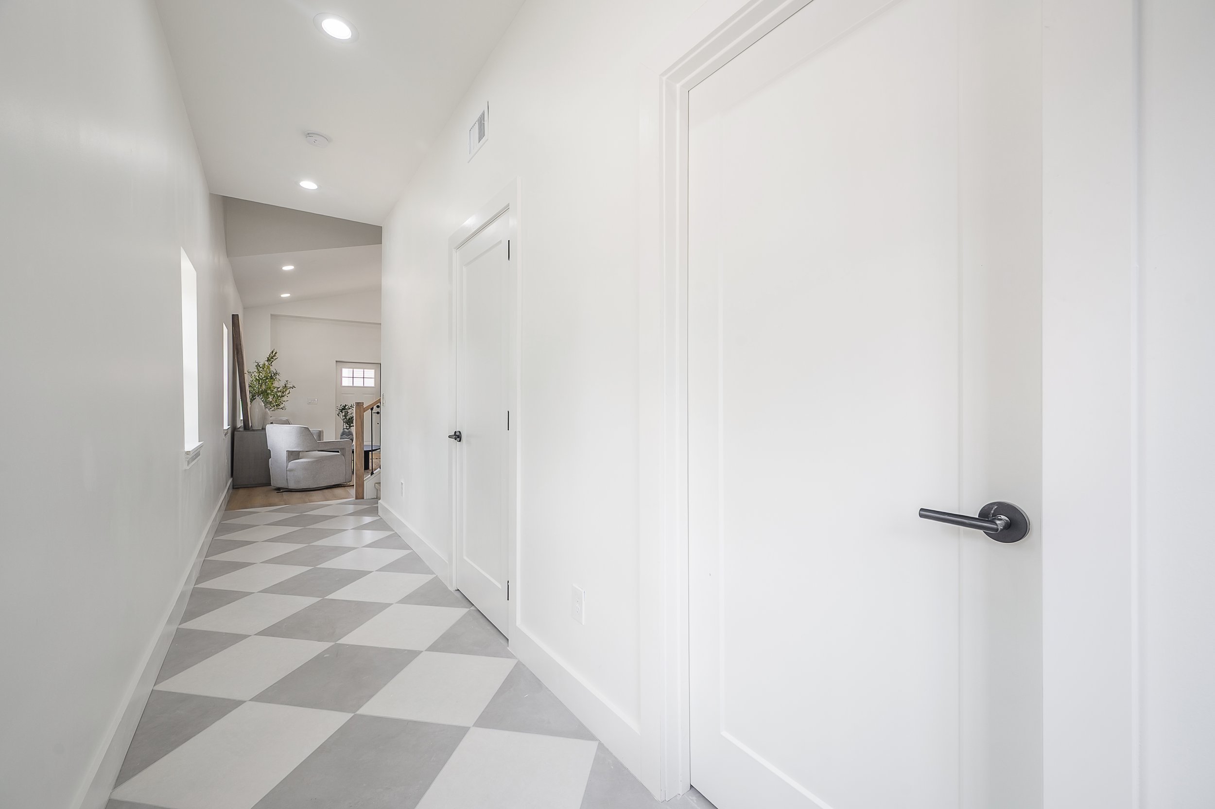 2718 N 21st 38.jpg