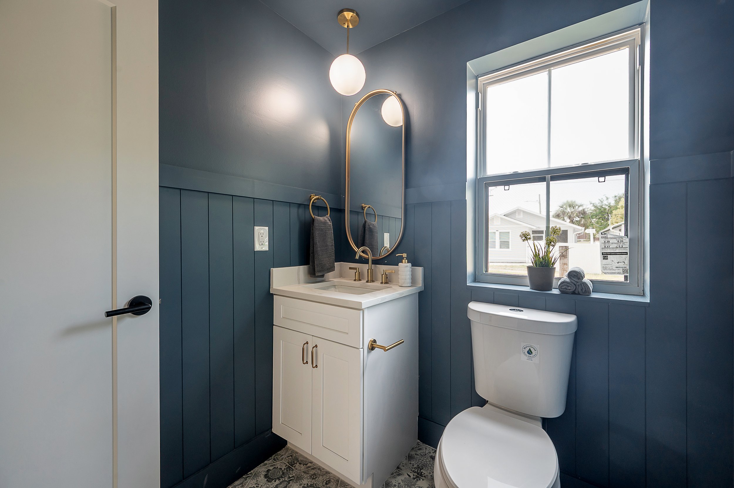 2718 N 21st 16.jpg