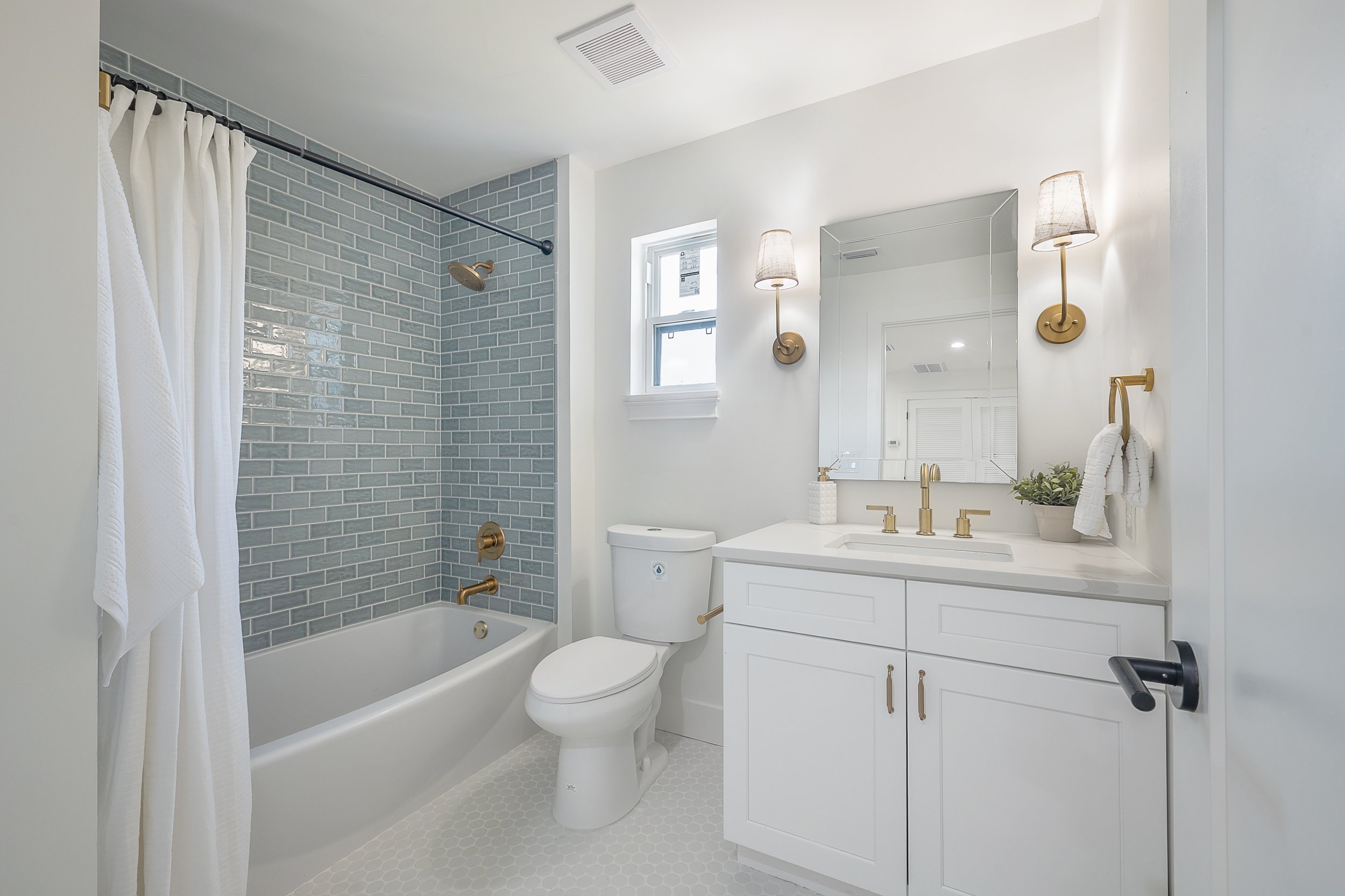 2718 N 21st 27.jpg