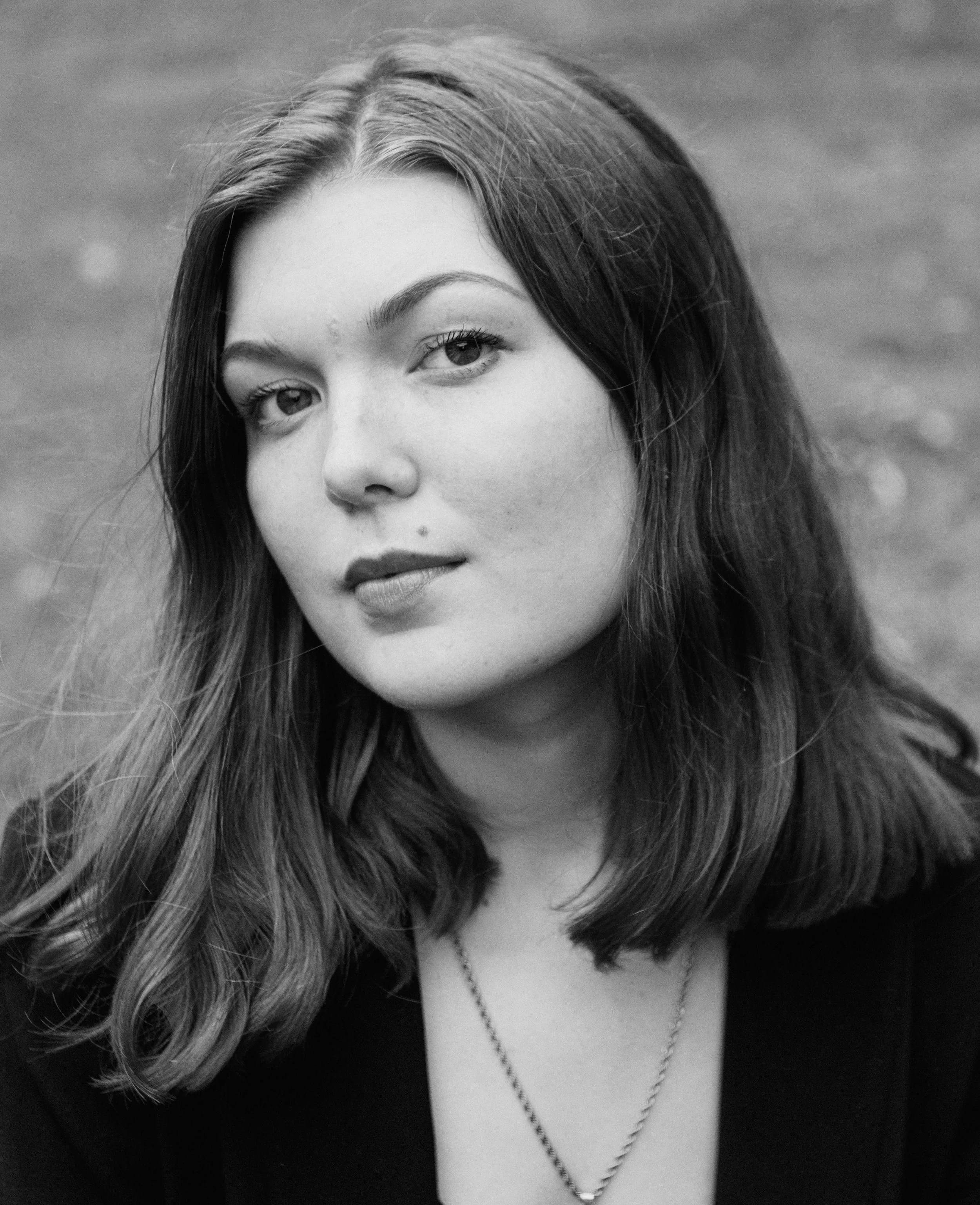 Nina - hodeportrett,01 -10, august 2022-12.jpg