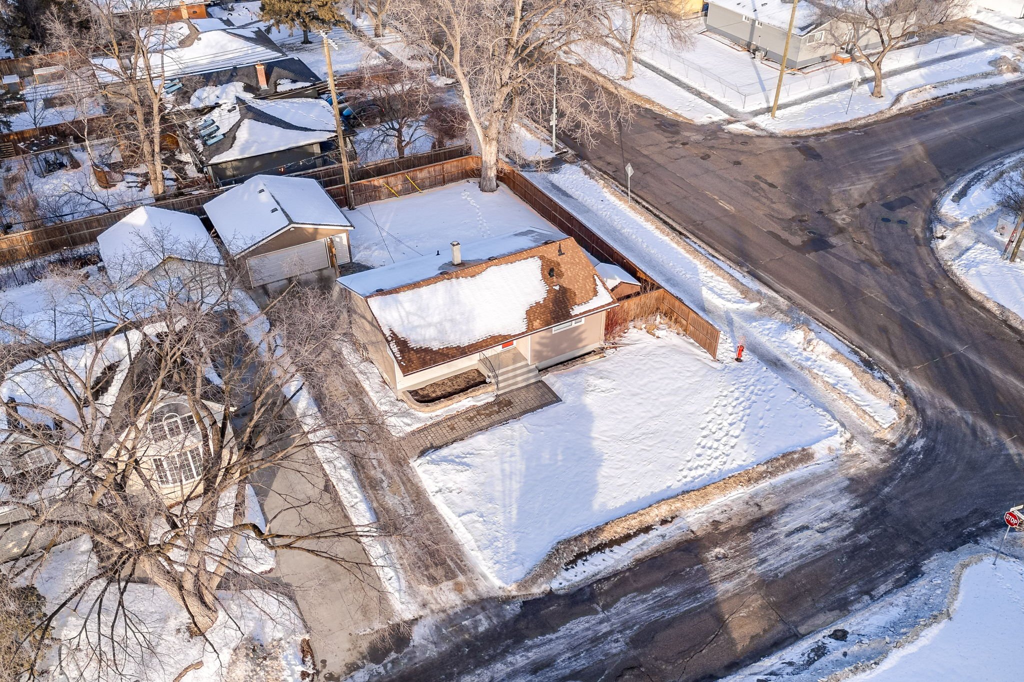 1 Echo Bay - Exterior-9.jpg