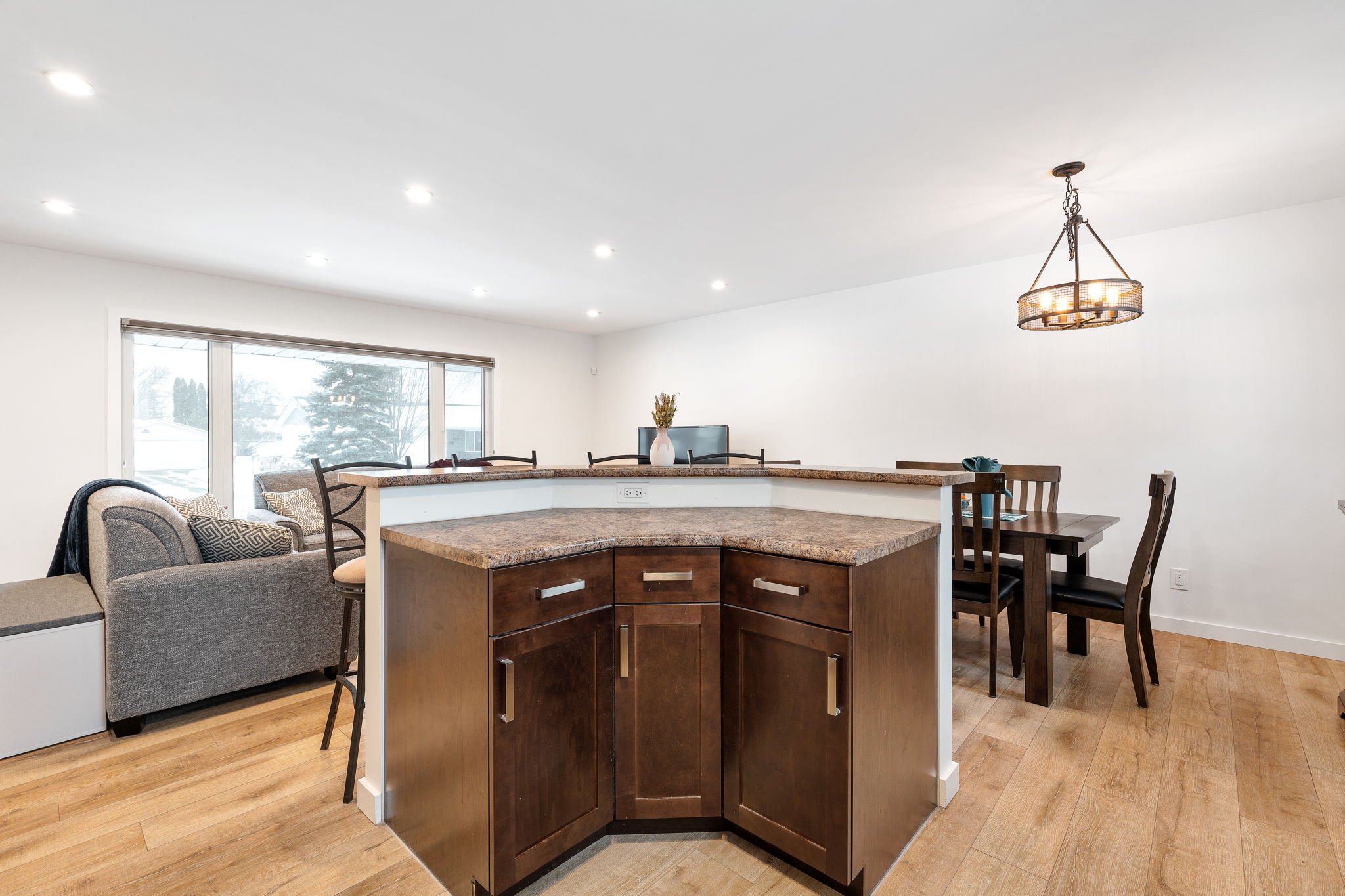 1 Echo Bay - Interior-13.jpg