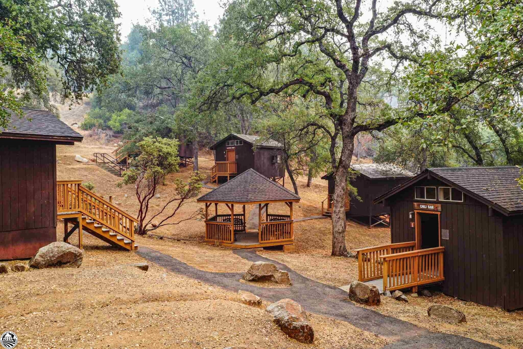 Cabins.jpeg
