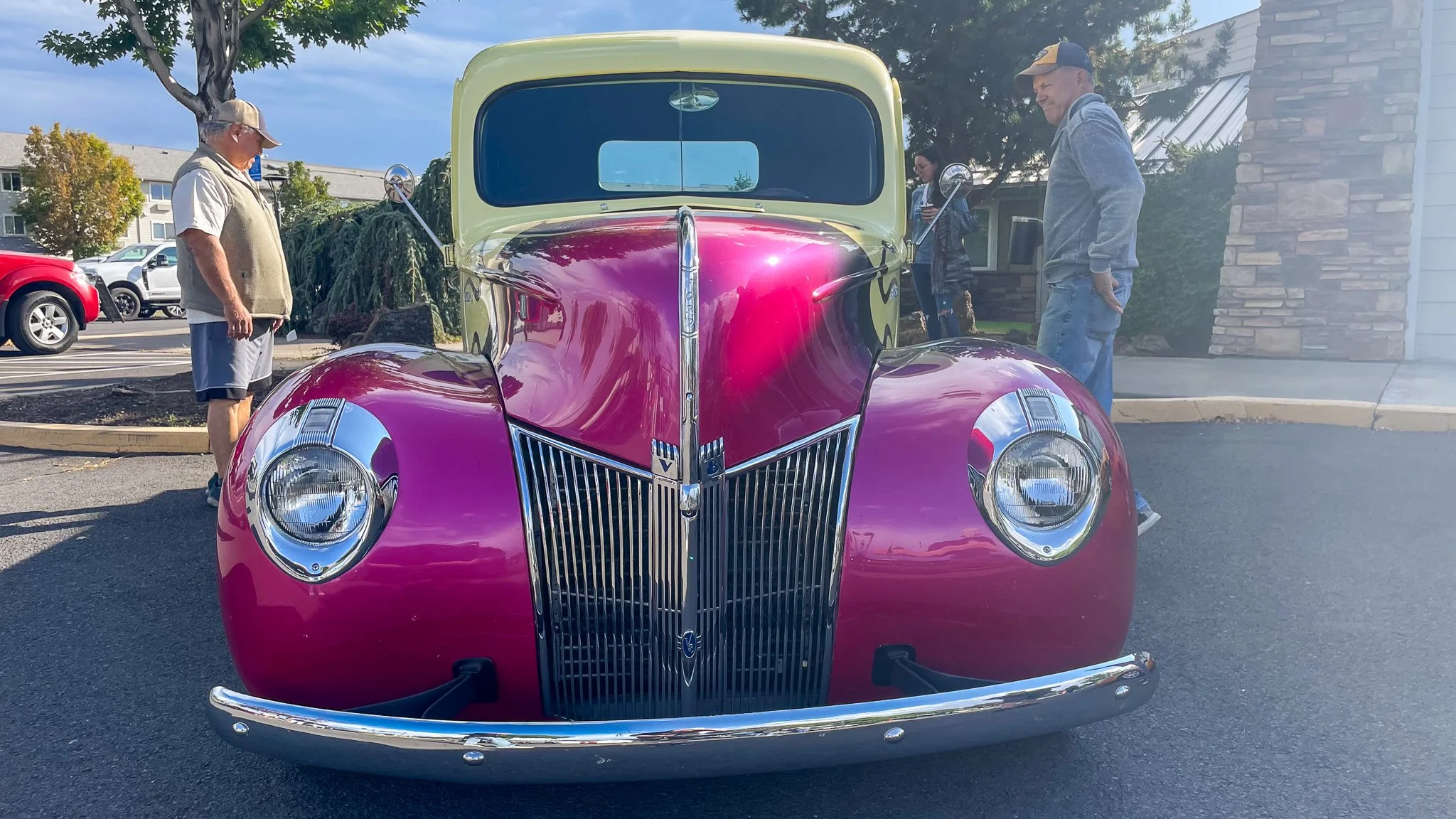 Bend Cars and Coffee 1940 custom Ford Pickup V8.jpg