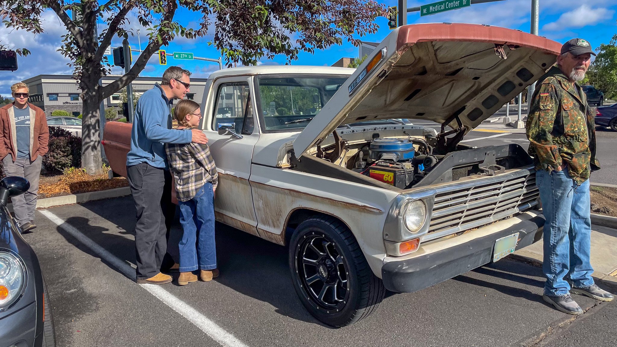 Bend Cars and Coffee on 27th St June 2026 004.jpg