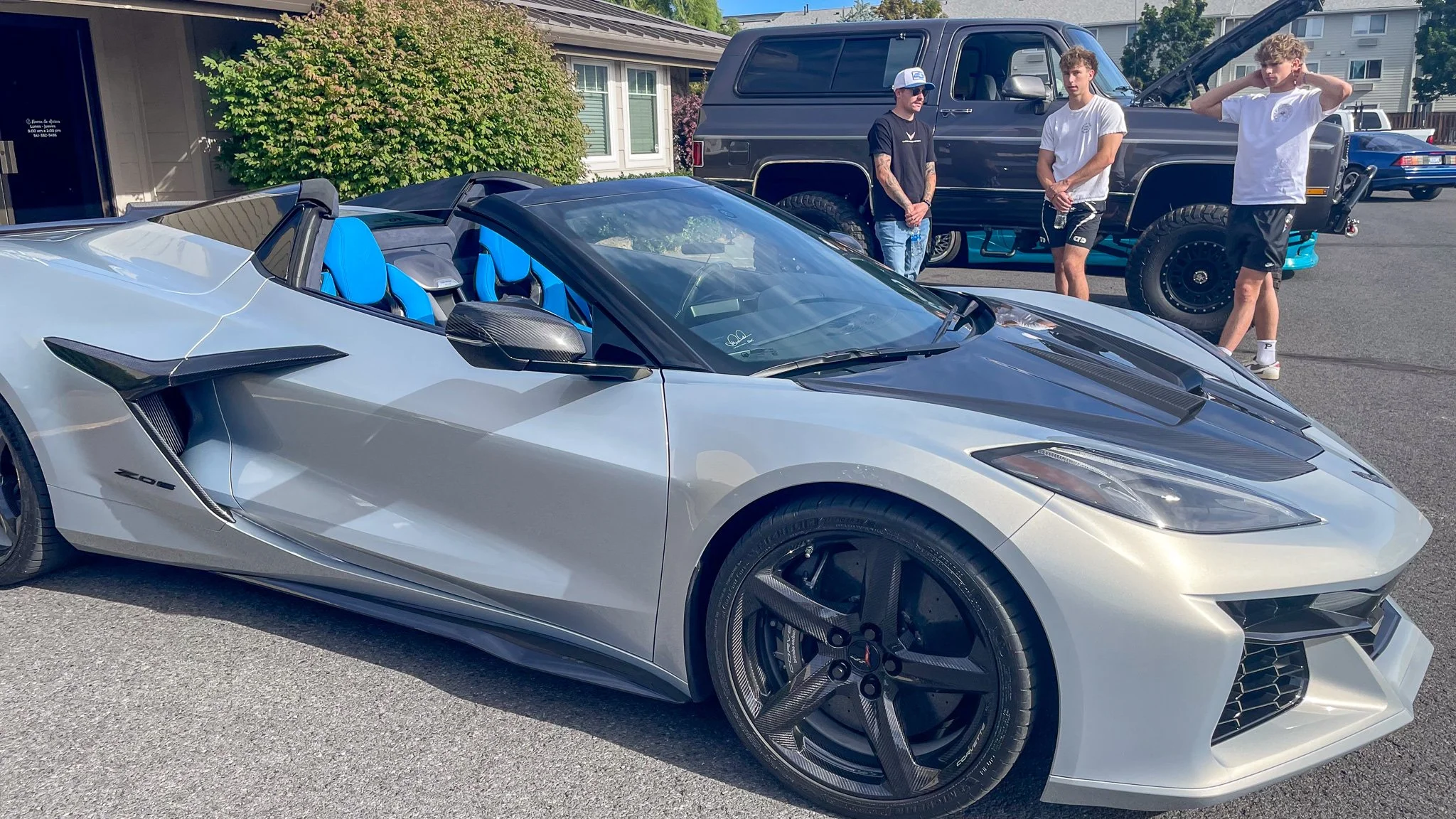 Bend Cars and Coffee on 27th St 1st Saturdays August 028.jpg