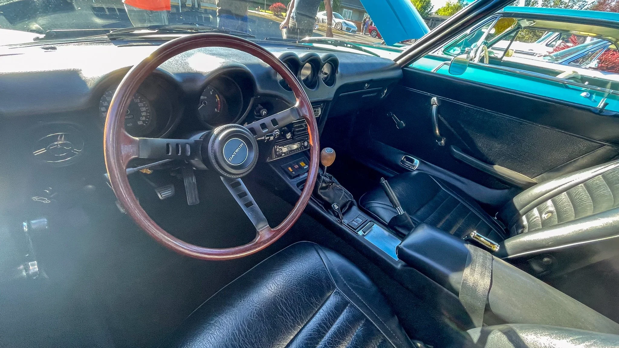 Datson 240 Z interior Bend Oregon cars coffee 27th St first SATURDAYS.jpg