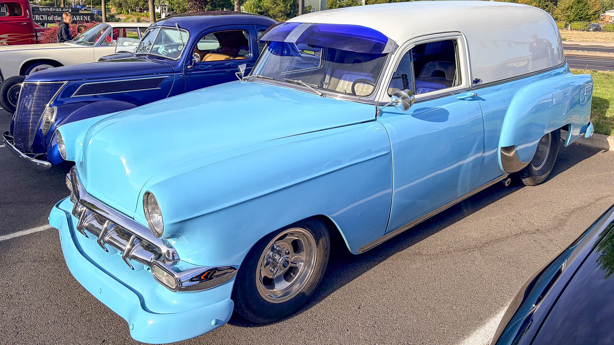 Bend Cars and Coffee on 27th St 1st Saturdays August 014.jpg