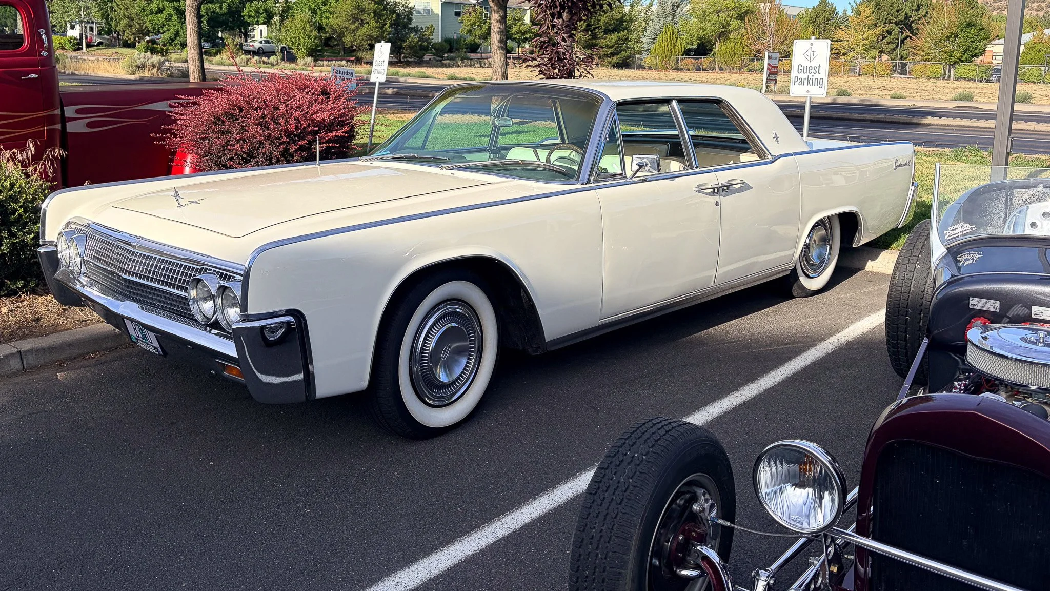 Bend Cars and Coffee on 27th St 1st Saturdays August 015.jpg