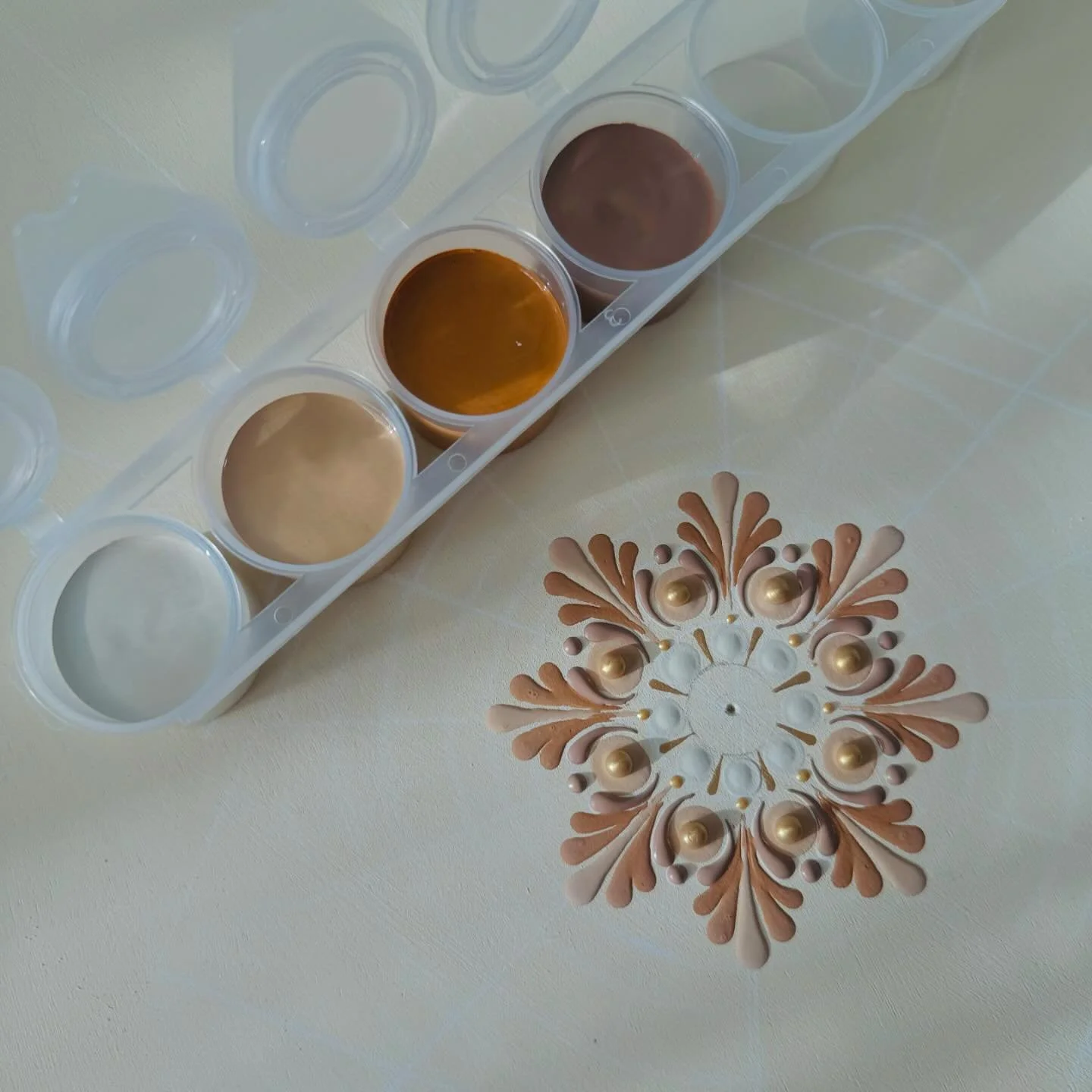 Registering a fresh start with this 30&rdquo; mandala in brown tones 🤎 with gold to light up.

It&rsquo;s been nearly 3 months since I last painted a mandala. Life got surprisingly busy with my full time work and family, but now I am finally back 🤍