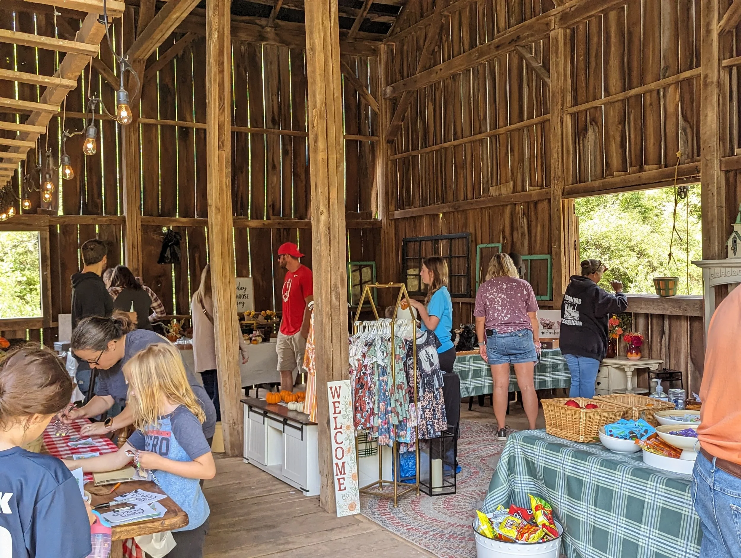 Erb'n Roots Big Barn is a large versatile space that can be used to host vendors and events. Located in the Mid-Ohio Valley in Marietta, OH, near Parkersburg, WV.