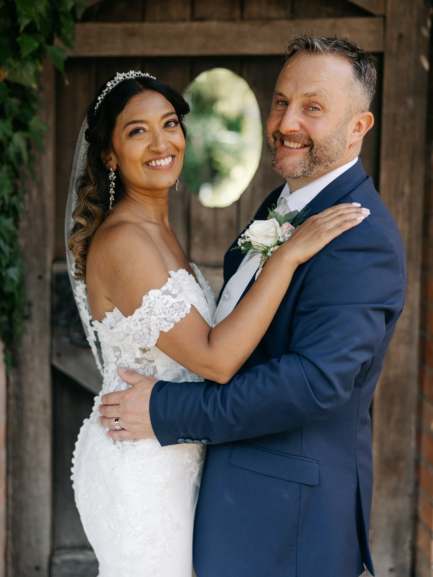 M&amp;S ✨ 

A gloriously sunny day at out favourite place for such a gorgeous couple 🥹 

Relaxed intimate bridal prep, stunning ceremony, confetti and canap&eacute;s outdoors. 

Tear bringing speeches and stunning decor then onto an evening of danci